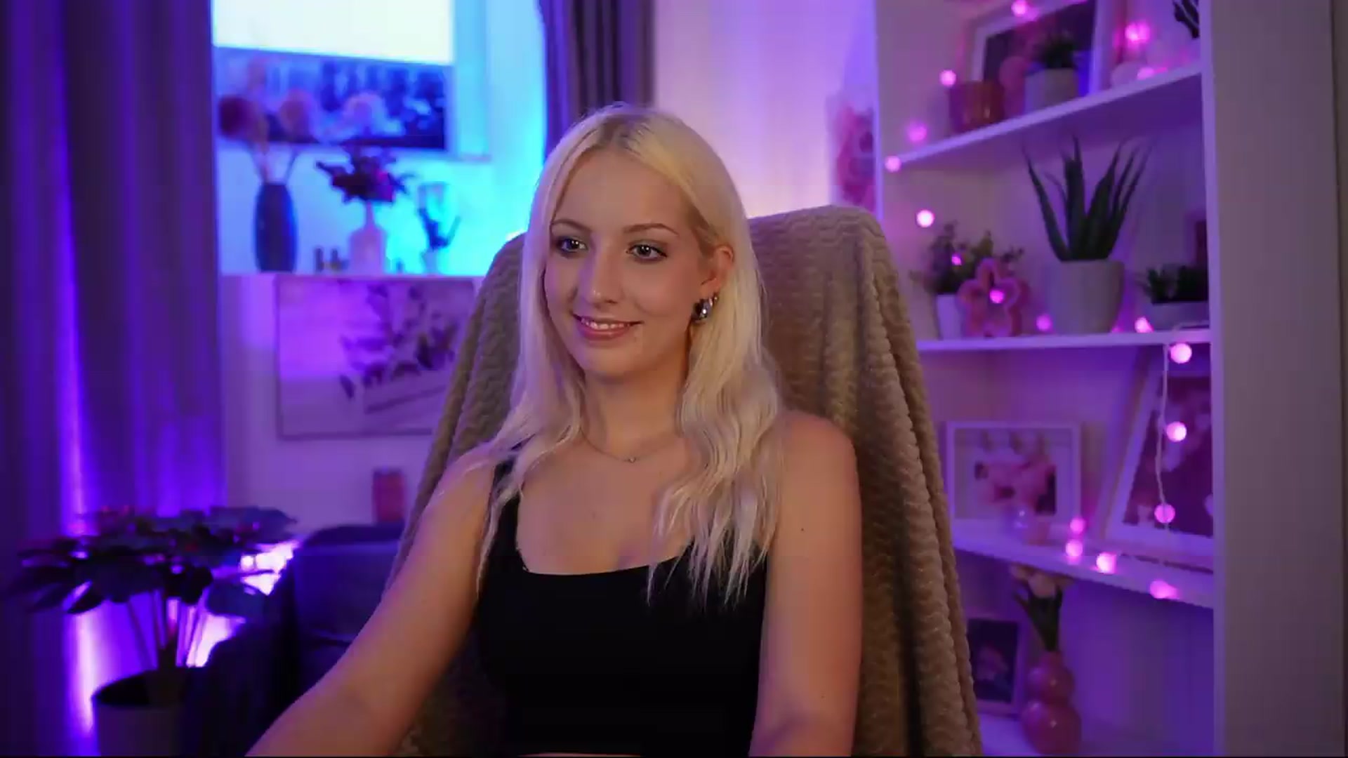 Gallery image thumbnail from Lucy_Cutie's myfreecams stream on, 07/18/2026, 18:29 image 1 of 20