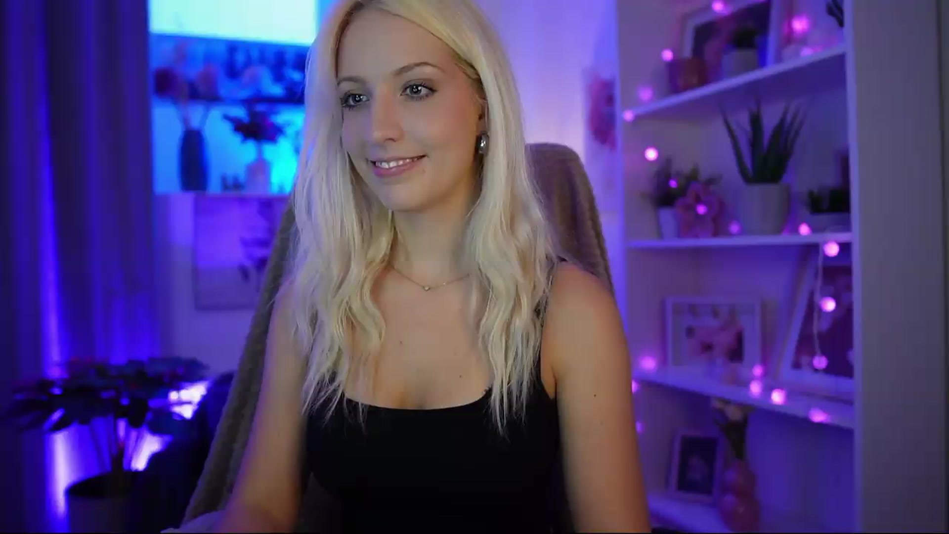 Gallery image thumbnail from Lucy_Cutie's myfreecams stream on, 07/18/2026, 18:29 image 13 of 20