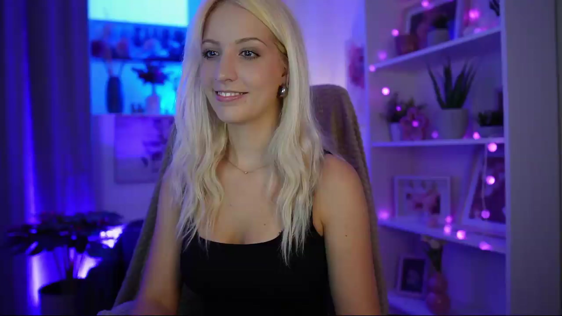Gallery image thumbnail from Lucy_Cutie's myfreecams stream on, 07/18/2026, 18:29 image 14 of 20