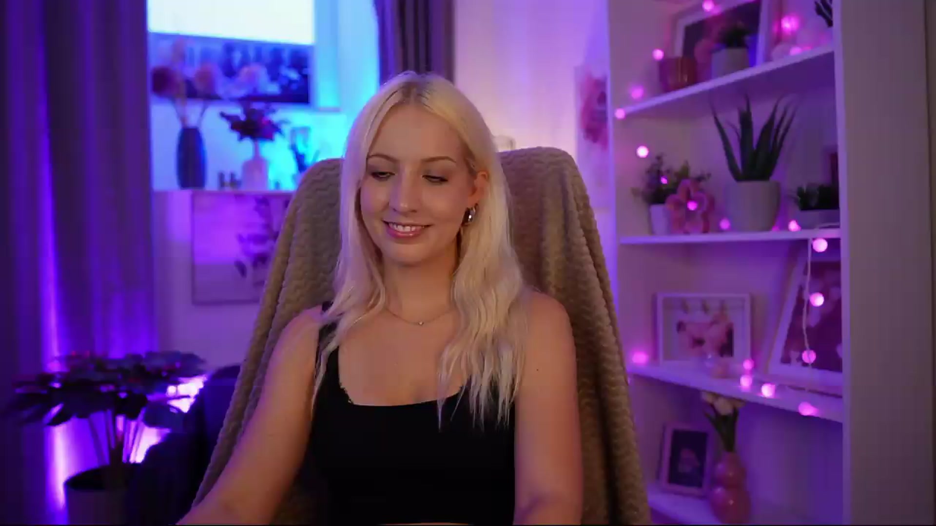 Gallery image thumbnail from Lucy_Cutie's myfreecams stream on, 07/18/2026, 18:29 image 2 of 20