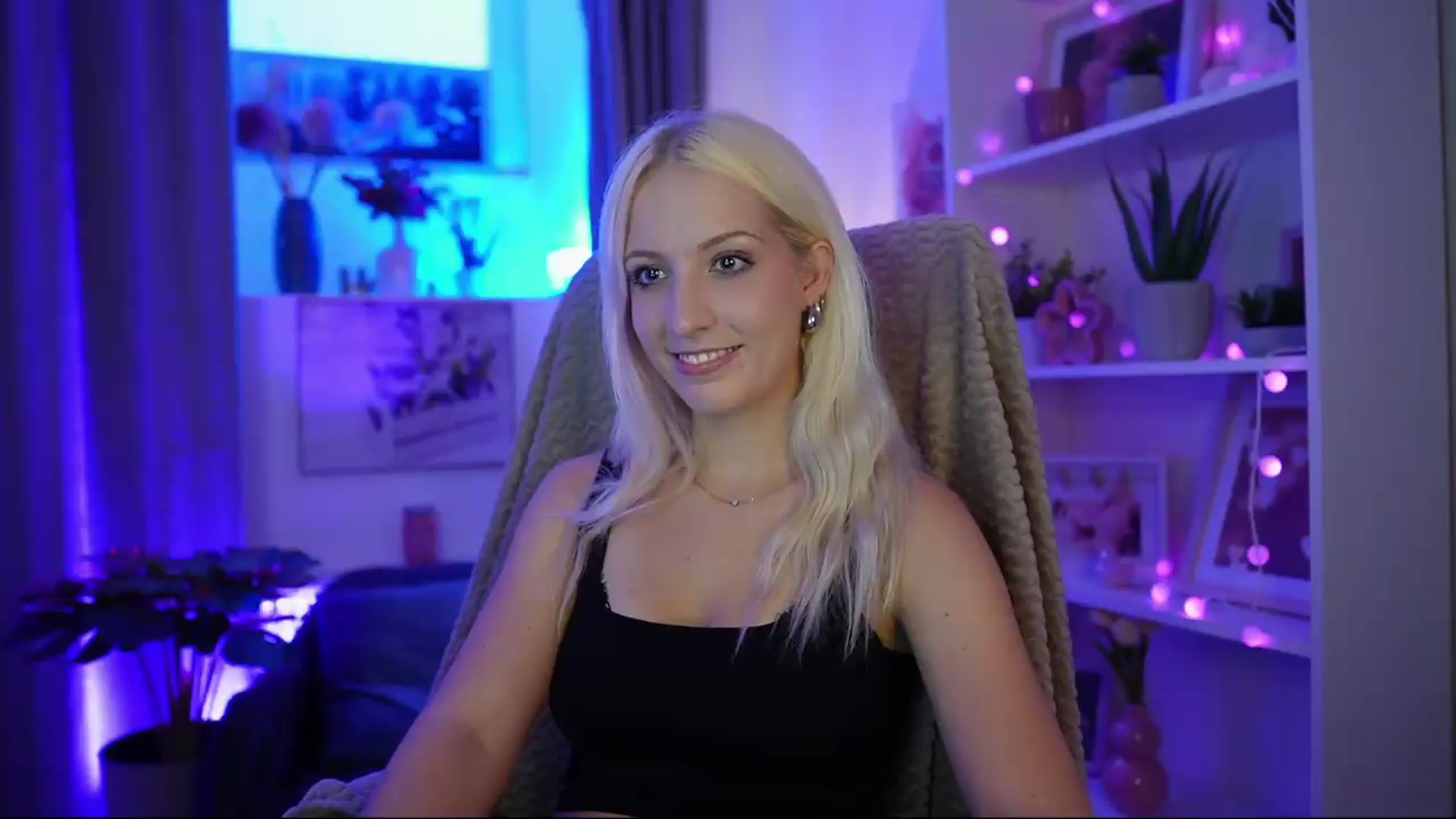 Gallery image thumbnail from Lucy_Cutie's myfreecams stream on, 07/18/2026, 18:29 image 7 of 20