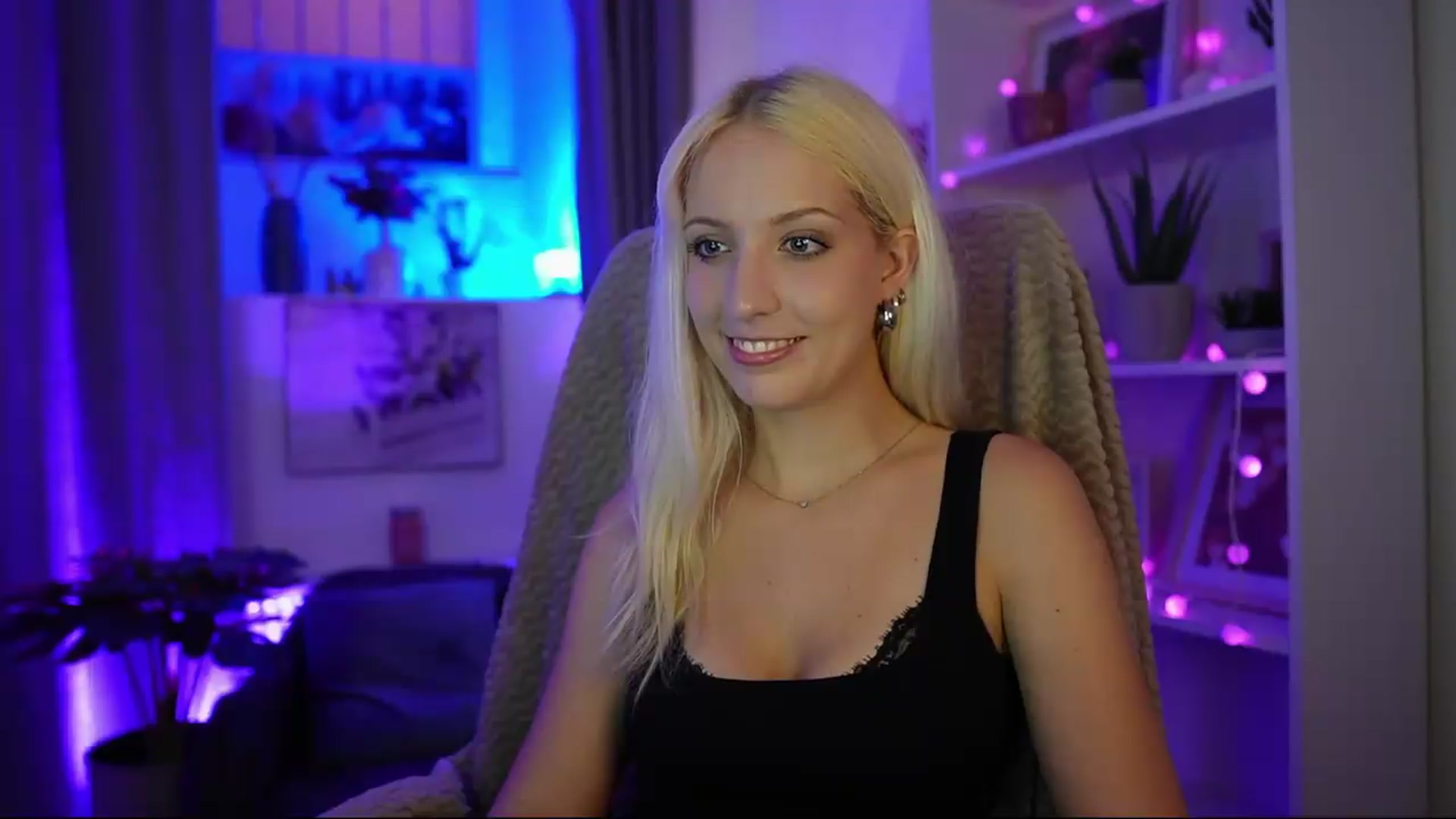 Gallery image thumbnail from Lucy_Cutie's myfreecams stream on, 07/18/2026, 20:20 image 8 of 20