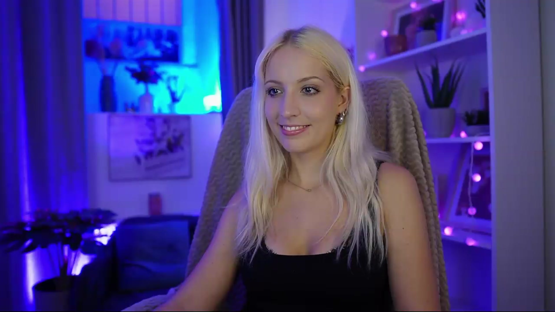 Gallery image thumbnail from Lucy_Cutie's myfreecams stream on, 07/18/2026, 20:20 image 7 of 20