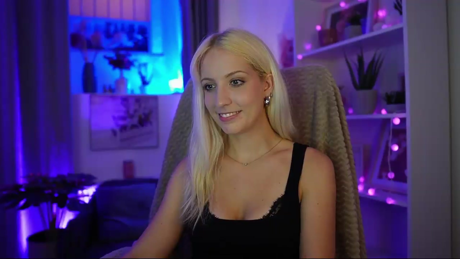 Gallery image thumbnail from Lucy_Cutie's myfreecams stream on, 07/18/2026, 20:20 image 9 of 20