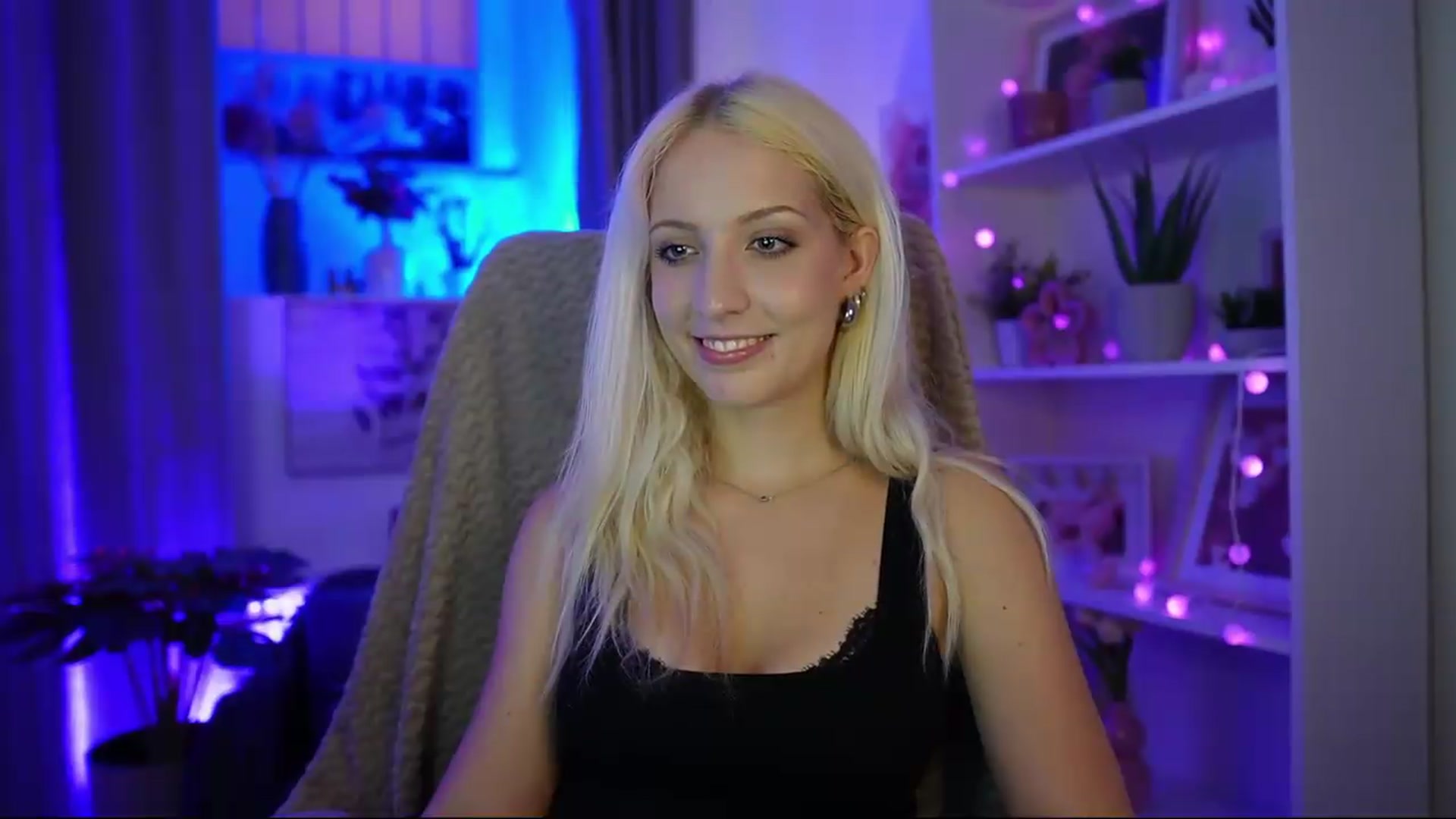 Gallery image thumbnail from Lucy_Cutie's myfreecams stream on, 07/18/2026, 20:20 image 4 of 20