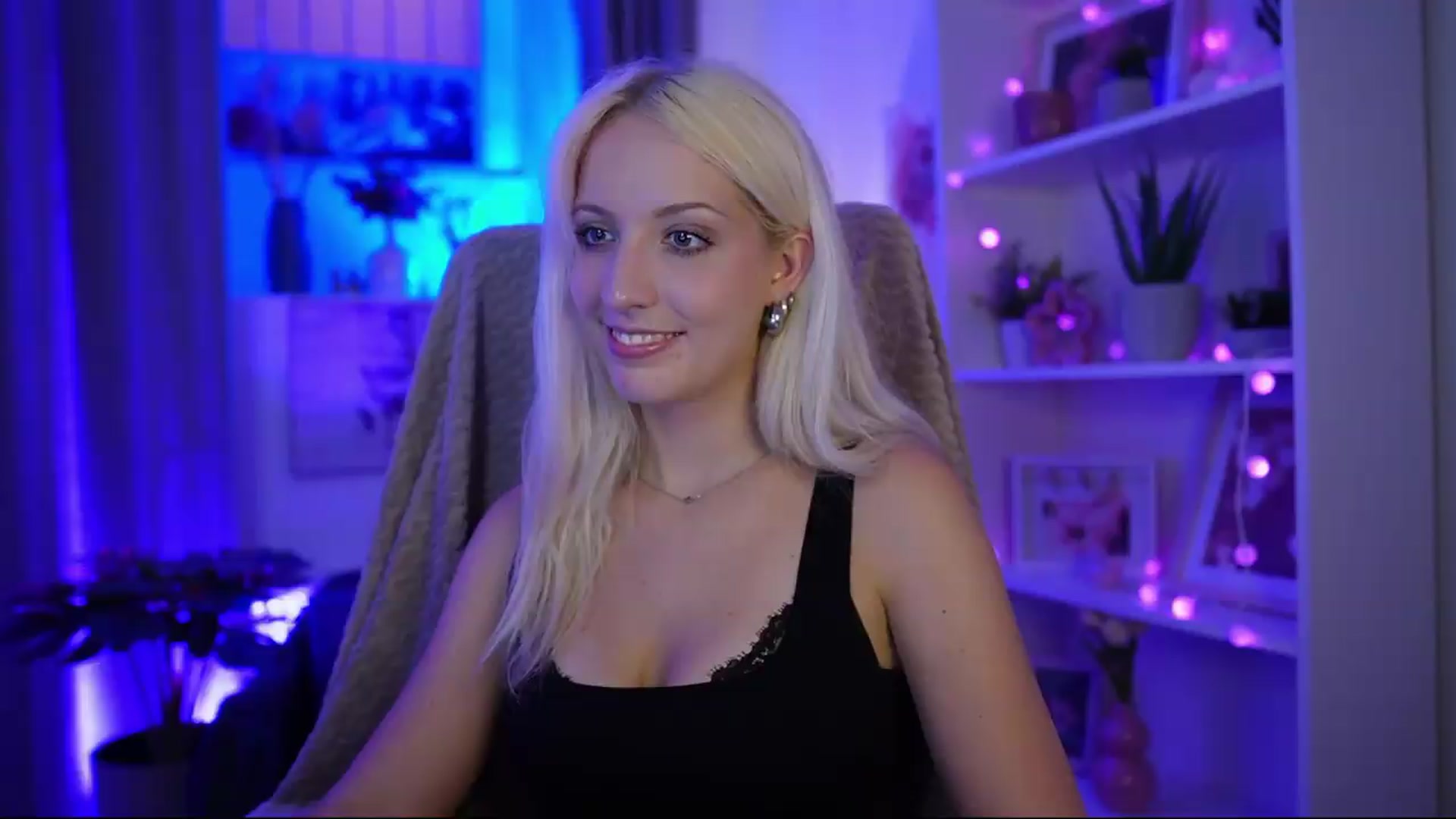 Gallery image thumbnail from Lucy_Cutie's myfreecams stream on, 07/18/2026, 22:11 image 11 of 20