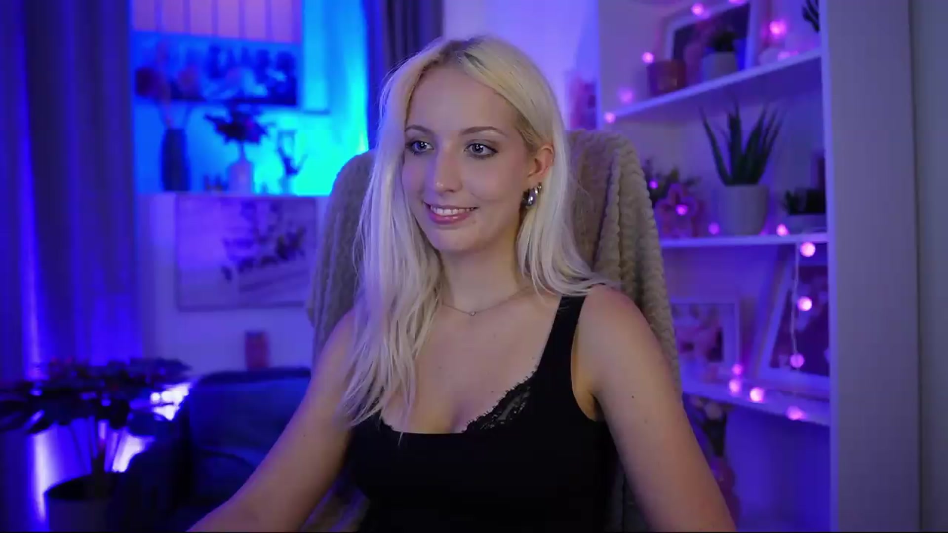 Gallery image thumbnail from Lucy_Cutie's myfreecams stream on, 07/18/2026, 22:11 image 18 of 20