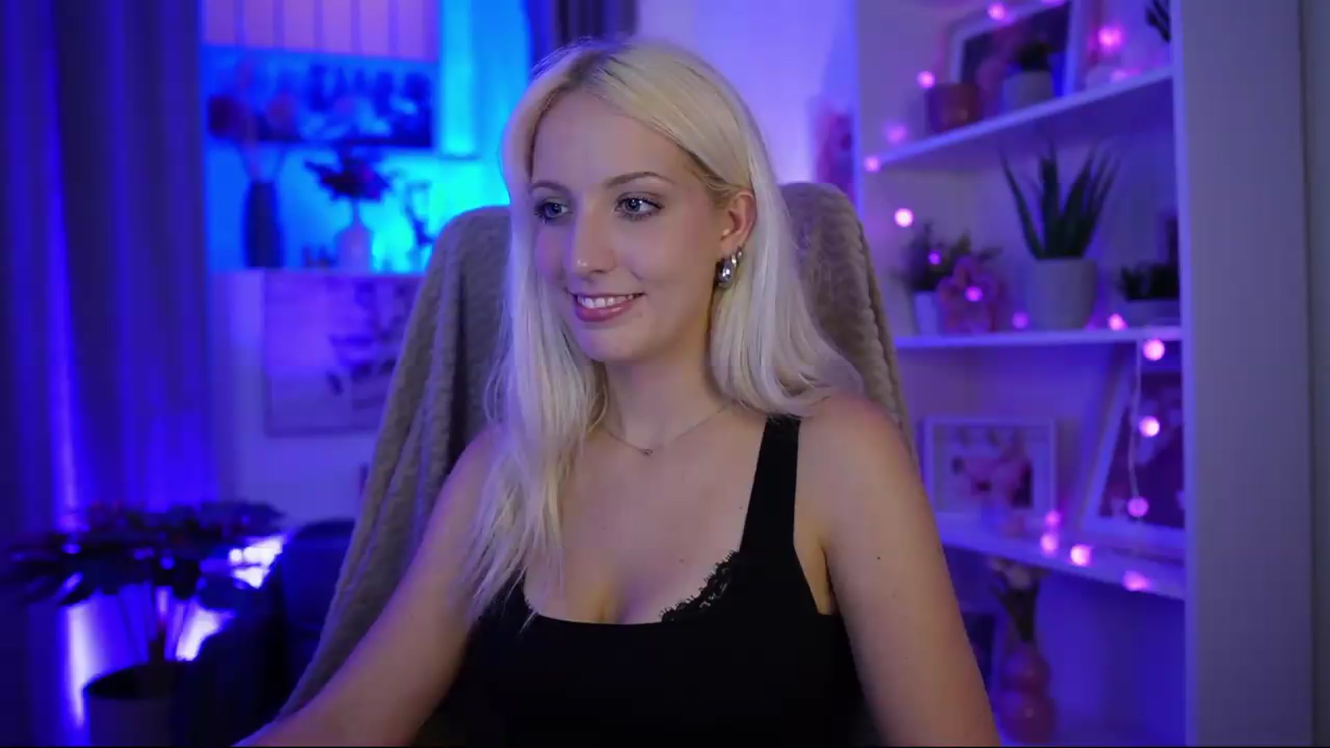 Gallery image thumbnail from Lucy_Cutie's myfreecams stream on, 07/18/2026, 22:11 image 6 of 20