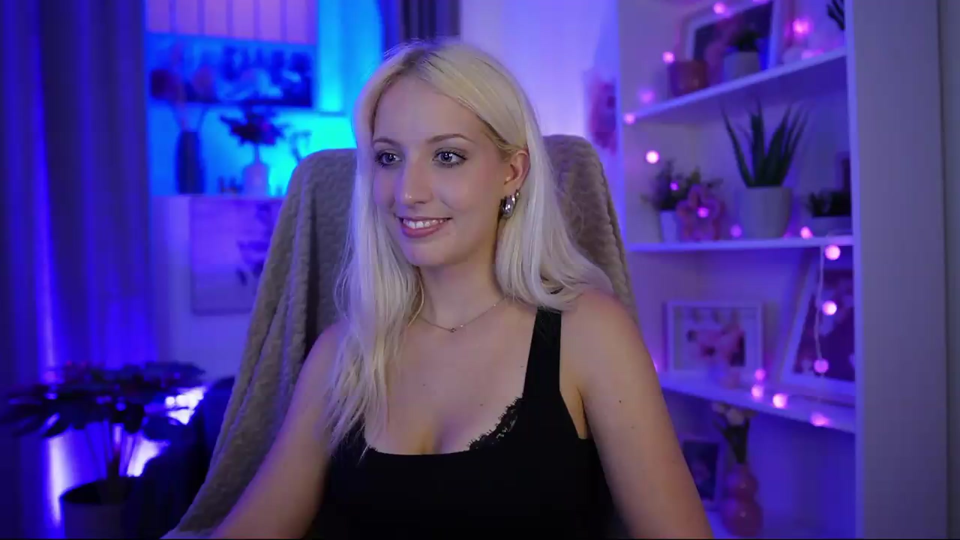 Gallery image thumbnail from Lucy_Cutie's myfreecams stream on, 07/18/2026, 22:11 image 10 of 20