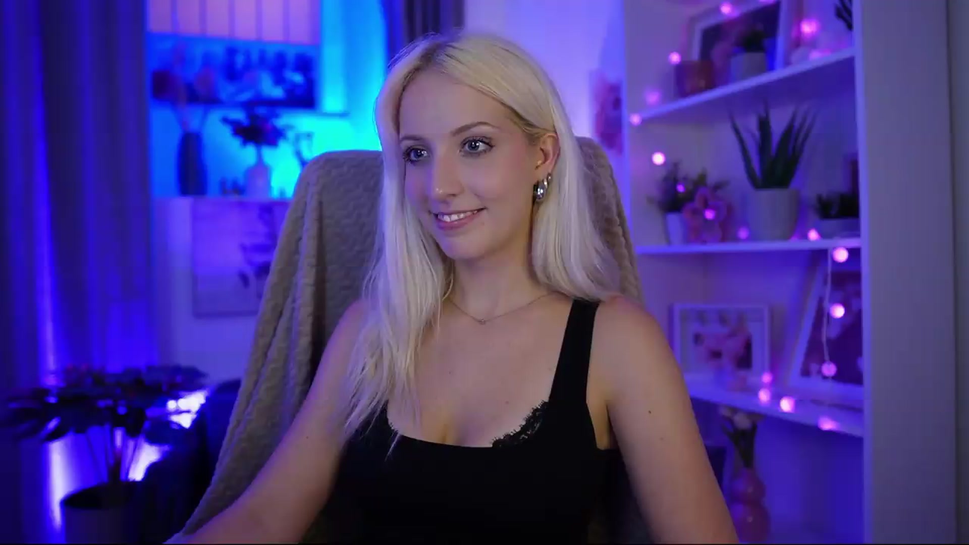 Gallery image thumbnail from Lucy_Cutie's myfreecams stream on, 07/18/2026, 22:11 image 3 of 20