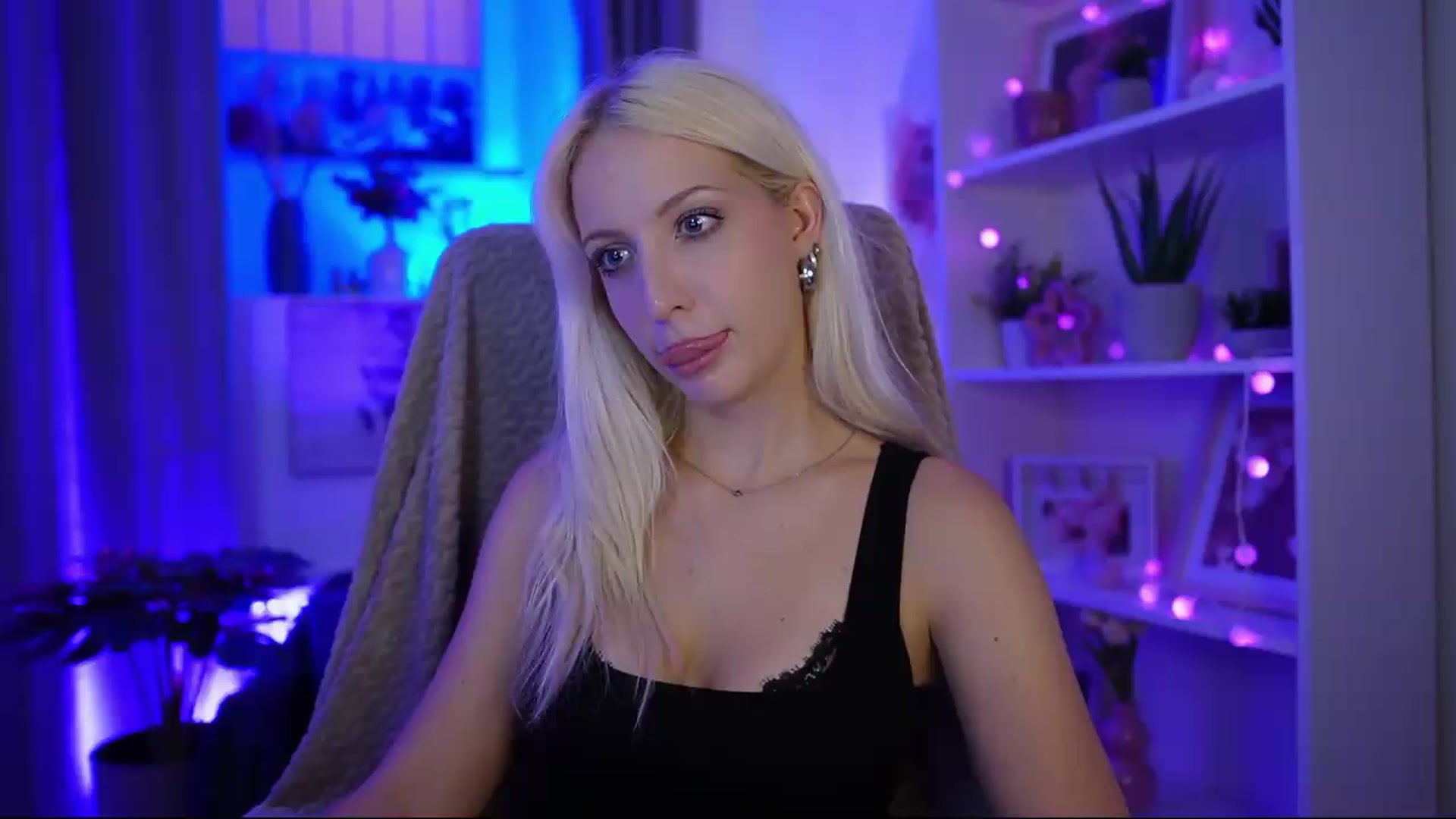 Gallery image thumbnail from Lucy_Cutie's myfreecams stream on, 07/18/2026, 22:11 image 1 of 20