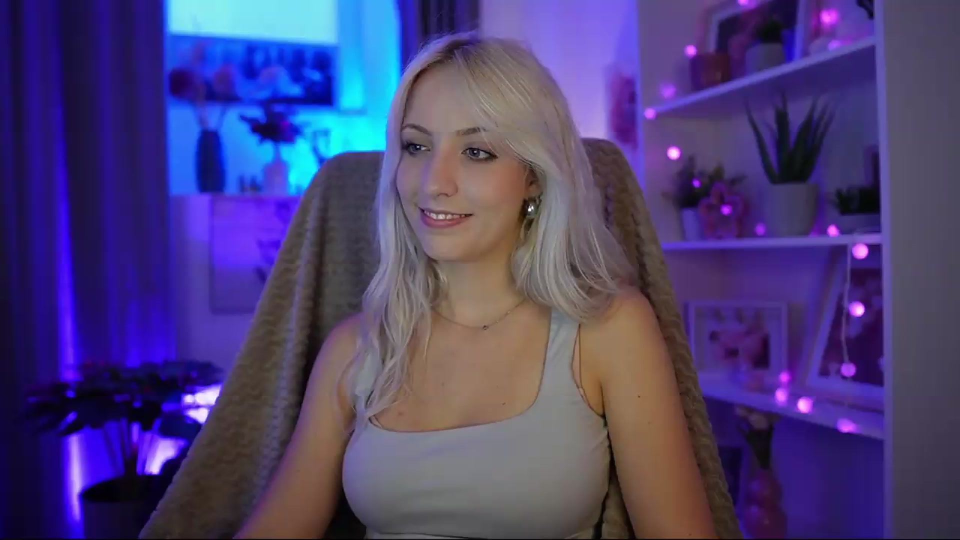 Gallery image thumbnail from Lucy_Cutie's myfreecams stream on, 07/19/2026, 19:33 image 3 of 20