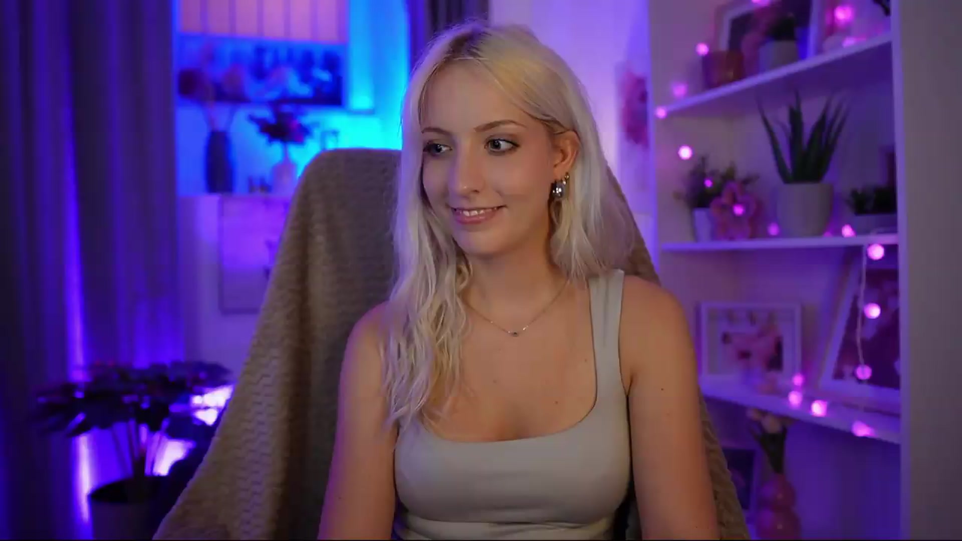 Gallery image thumbnail from Lucy_Cutie's myfreecams stream on, 07/19/2026, 20:02 image 6 of 20