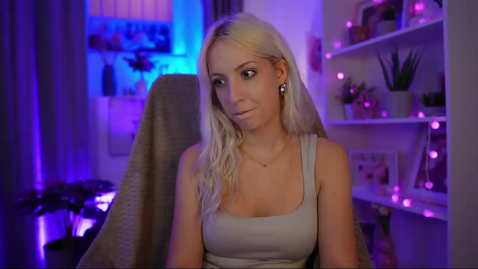 Gallery image thumbnail from Lucy_Cutie's myfreecams stream on, 07/19/2026, 20:02 image 7 of 20