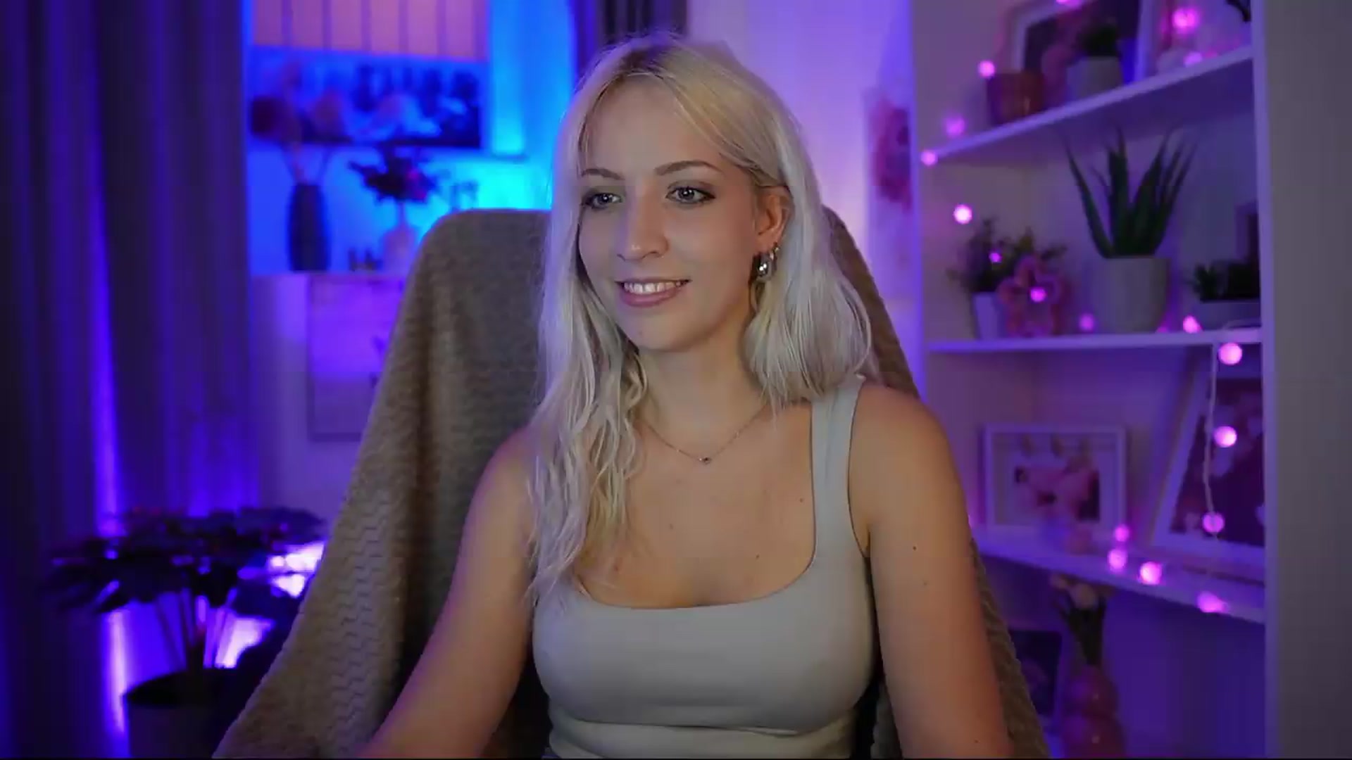 Gallery image thumbnail from Lucy_Cutie's myfreecams stream on, 07/19/2026, 20:02 image 11 of 20