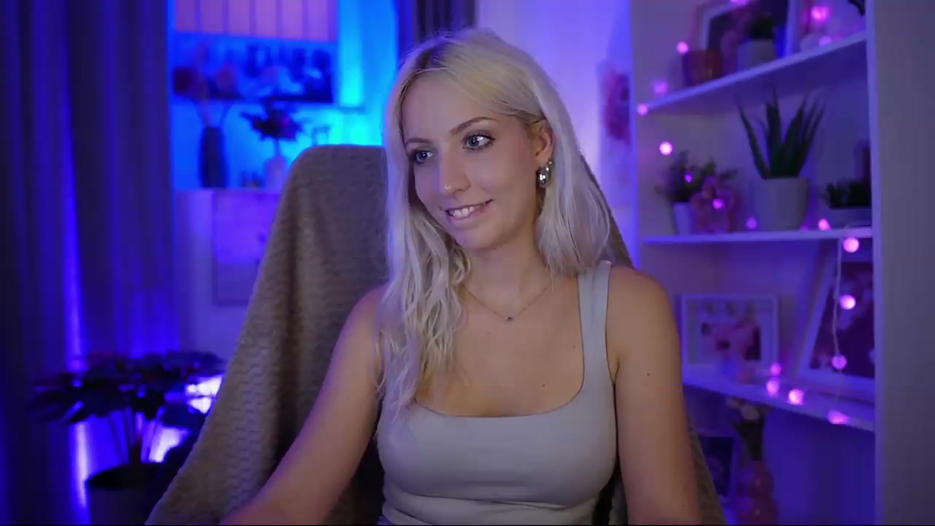 Gallery image thumbnail from Lucy_Cutie's myfreecams stream on, 07/19/2026, 20:02 image 13 of 20