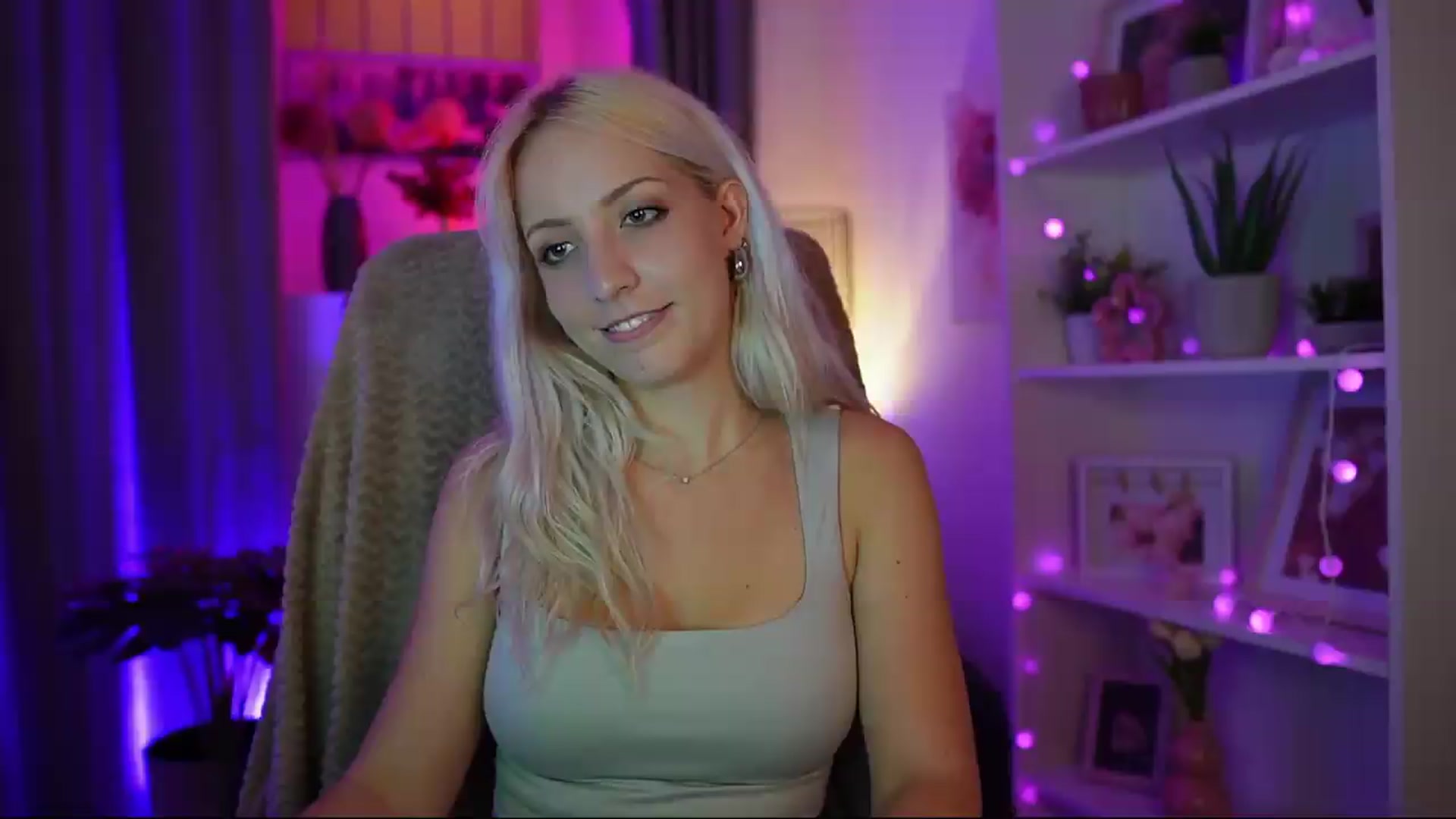 Gallery image thumbnail from Lucy_Cutie's myfreecams stream on, 07/19/2026, 22:46 image 12 of 20