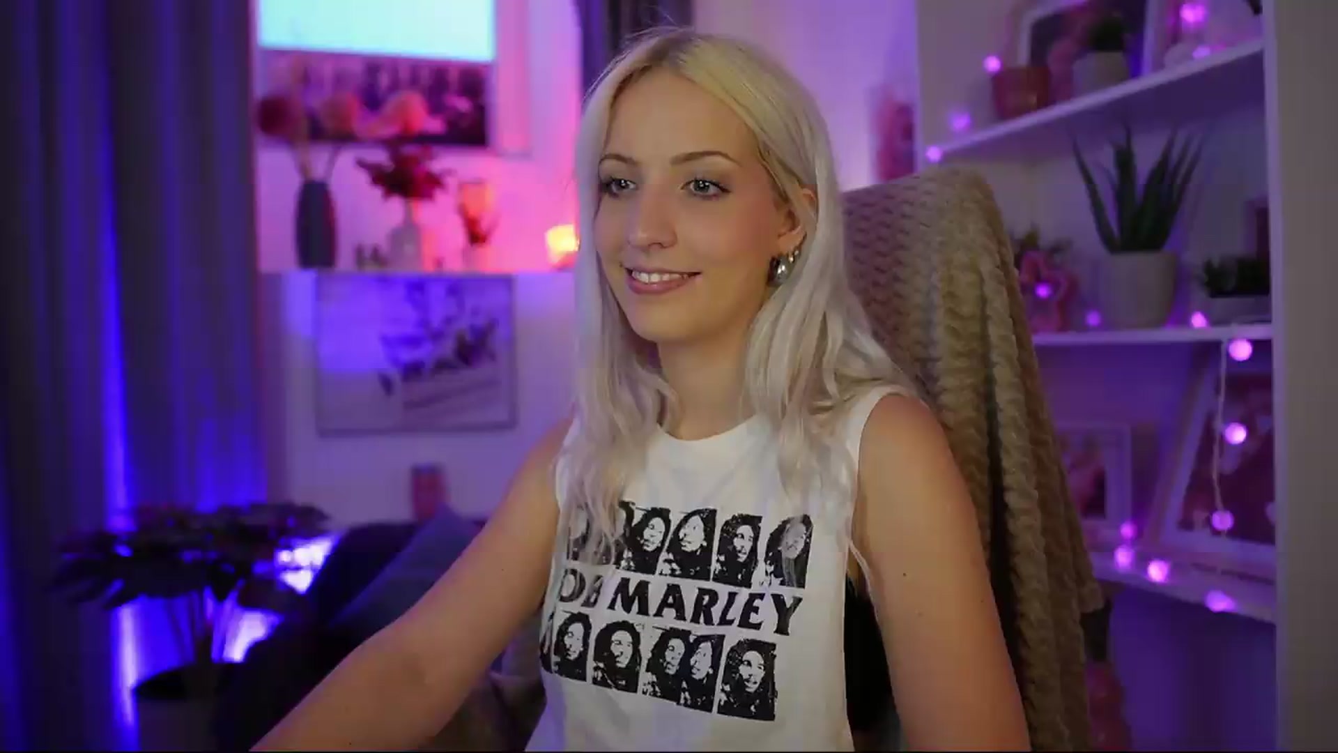 Gallery image thumbnail from Lucy_Cutie's myfreecams stream on, 07/22/2026, 18:44 image 3 of 20