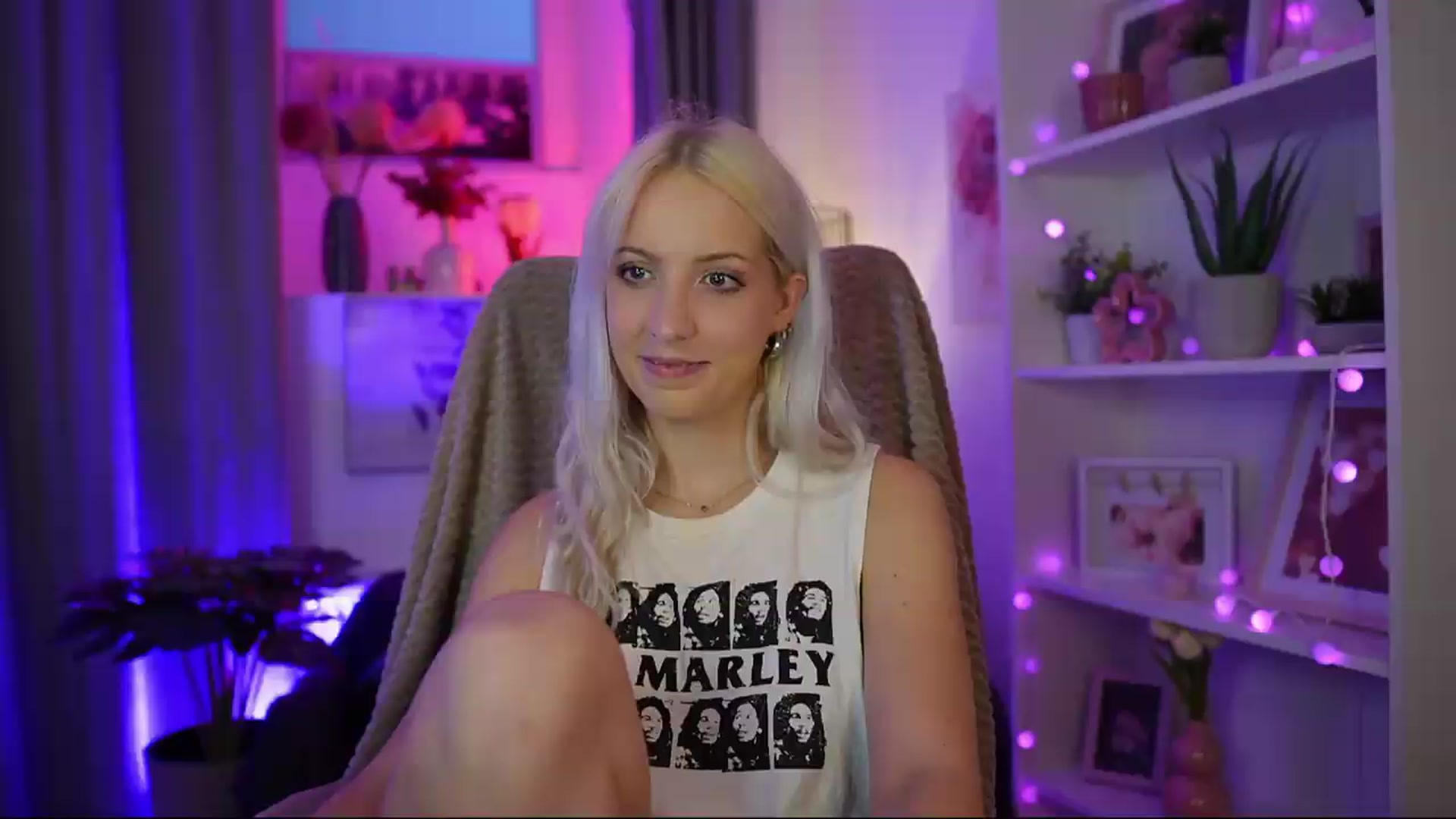 Gallery image thumbnail from Lucy_Cutie's myfreecams stream on, 07/22/2026, 18:44 image 18 of 20