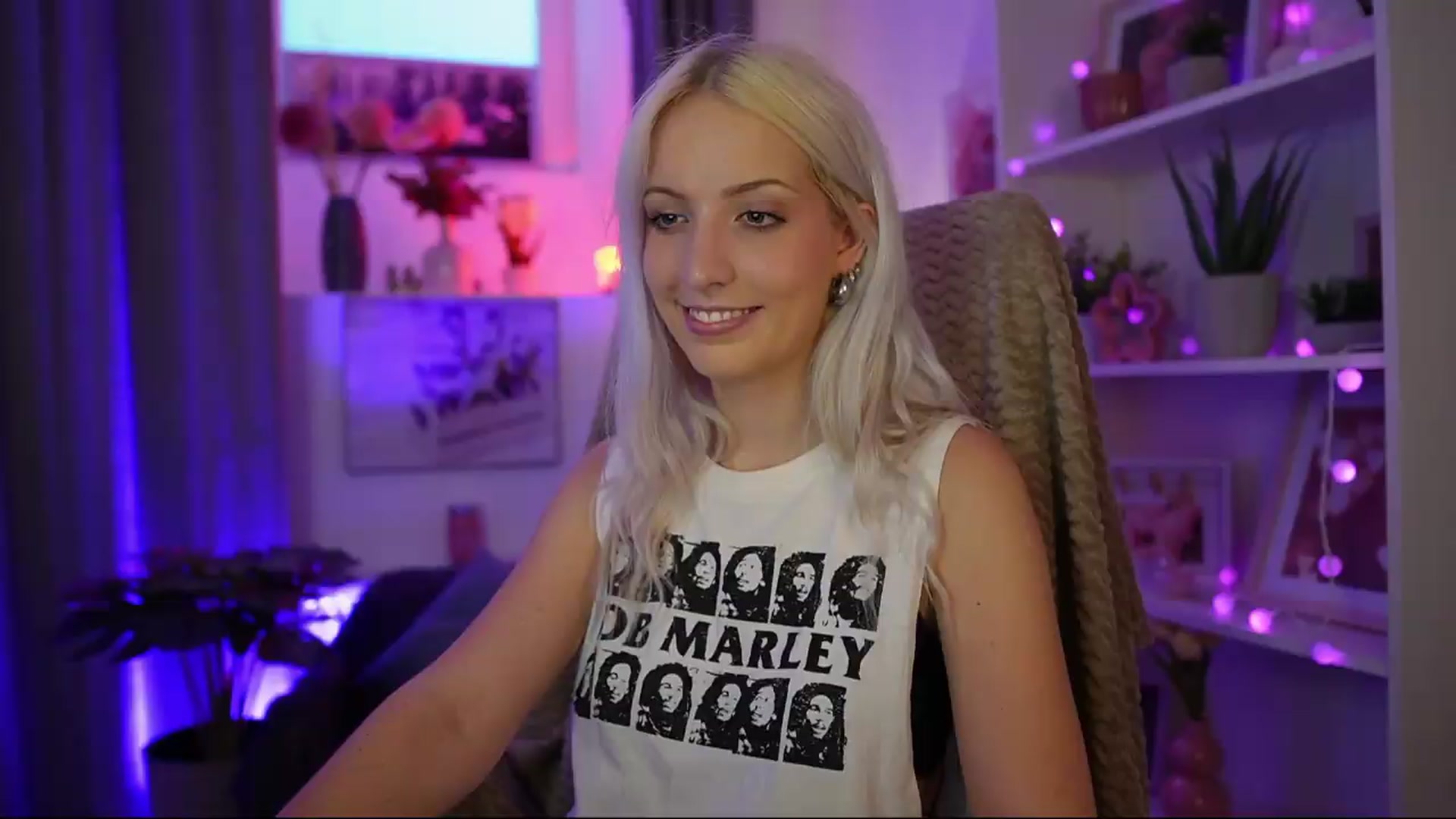 Gallery image thumbnail from Lucy_Cutie's myfreecams stream on, 07/22/2026, 18:44 image 1 of 20