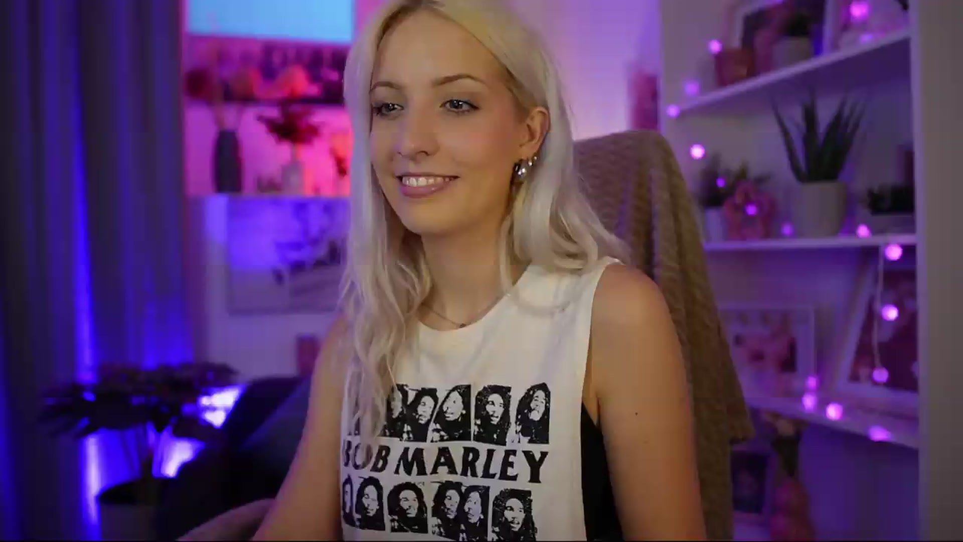 Gallery image thumbnail from Lucy_Cutie's myfreecams stream on, 07/22/2026, 18:44 image 14 of 20
