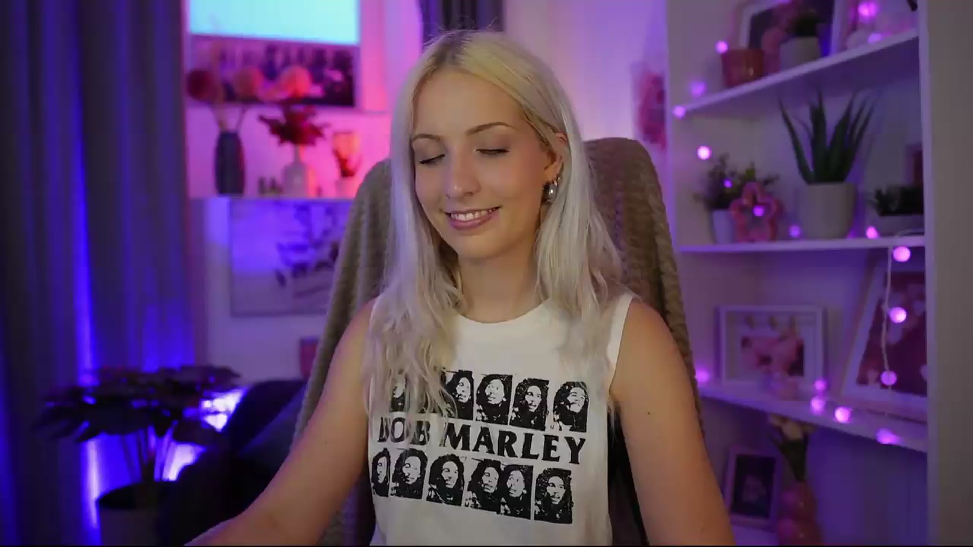Gallery image thumbnail from Lucy_Cutie's myfreecams stream on, 07/22/2026, 18:44 image 7 of 20