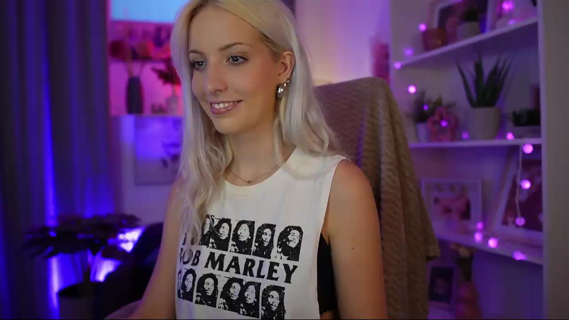 Gallery image thumbnail from Lucy_Cutie's myfreecams stream on, 07/22/2026, 18:44 image 13 of 20