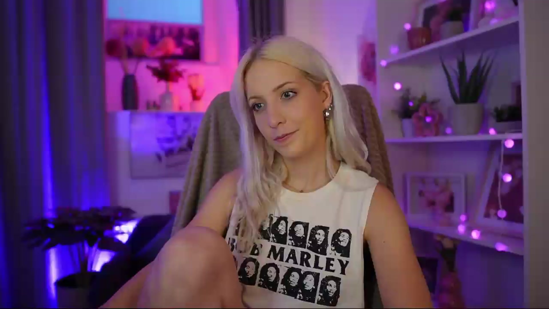 Gallery image thumbnail from Lucy_Cutie's myfreecams stream on, 07/22/2026, 18:44 image 15 of 20