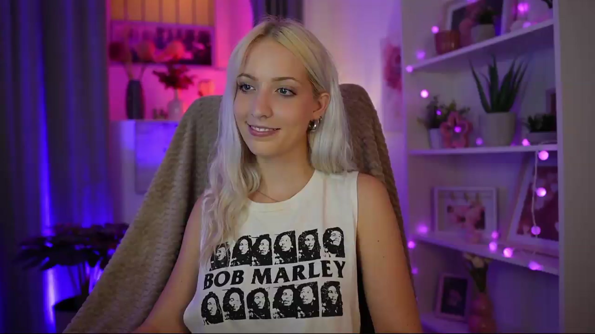Gallery image thumbnail from Lucy_Cutie's myfreecams stream on, 07/22/2026, 20:44 image 15 of 20
