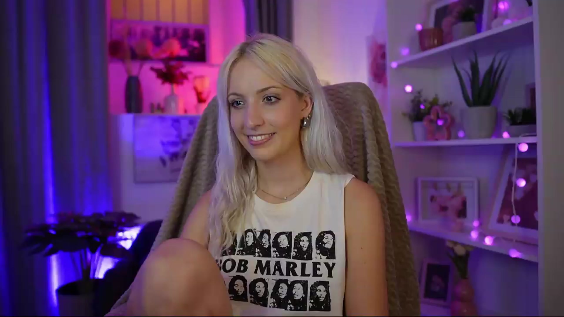 Gallery image thumbnail from Lucy_Cutie's myfreecams stream on, 07/22/2026, 20:44 image 8 of 20