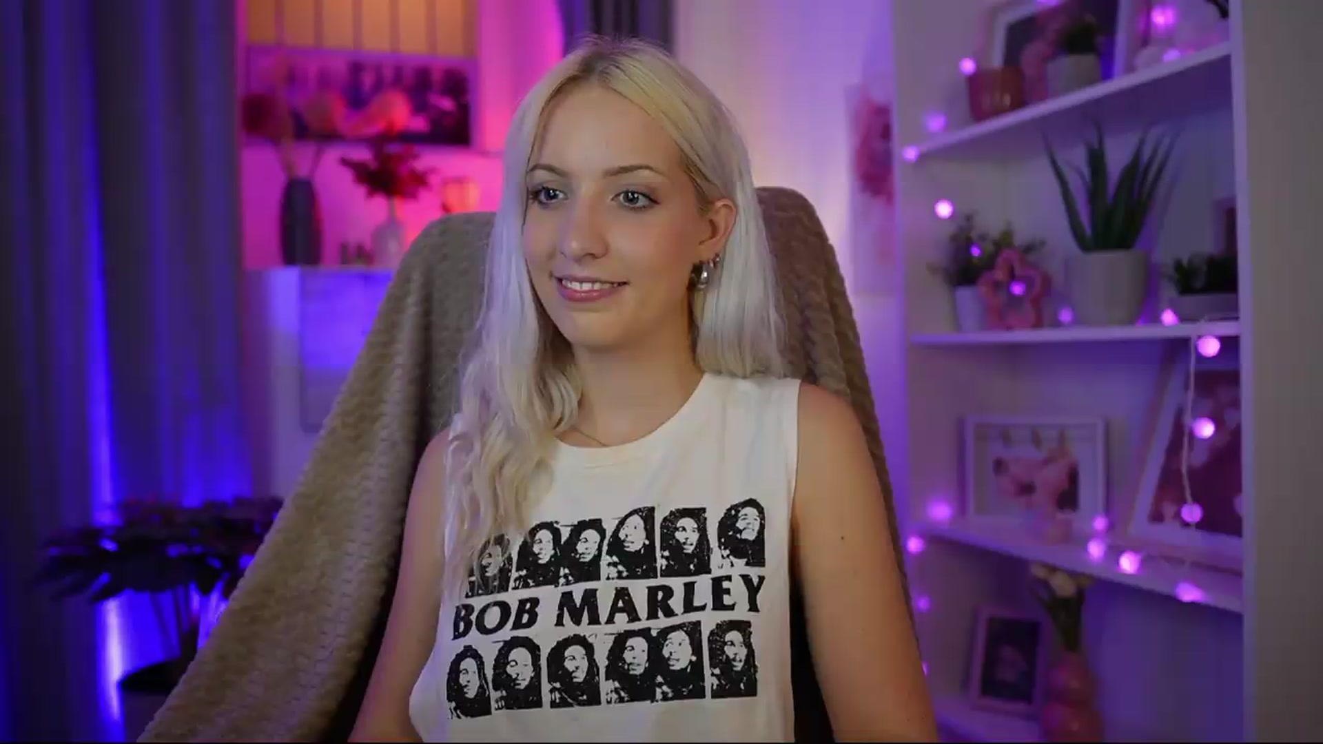 Gallery image thumbnail from Lucy_Cutie's myfreecams stream on, 07/22/2026, 20:44 image 14 of 20