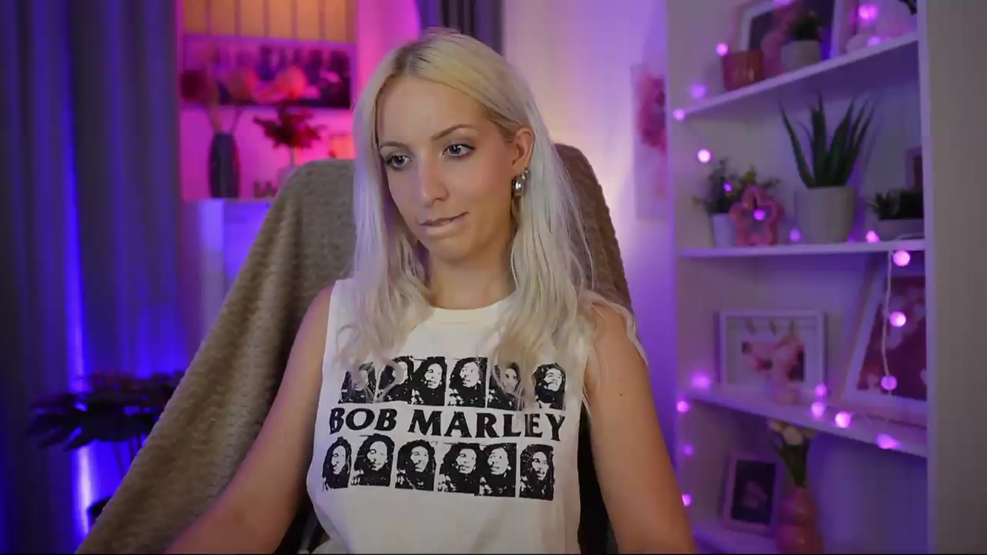 Gallery image thumbnail from Lucy_Cutie's myfreecams stream on, 07/22/2026, 20:44 image 13 of 20