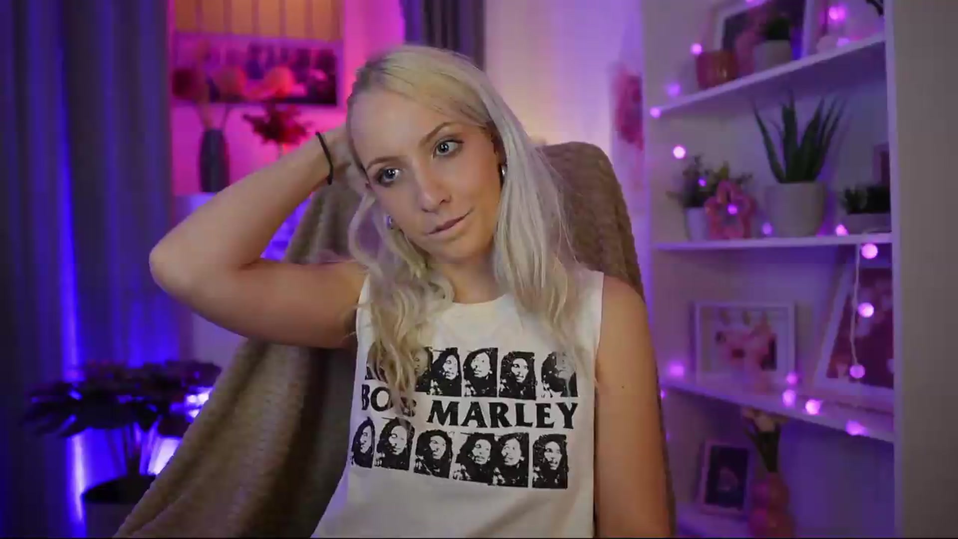 Gallery image thumbnail from Lucy_Cutie's myfreecams stream on, 07/22/2026, 20:44 image 12 of 20