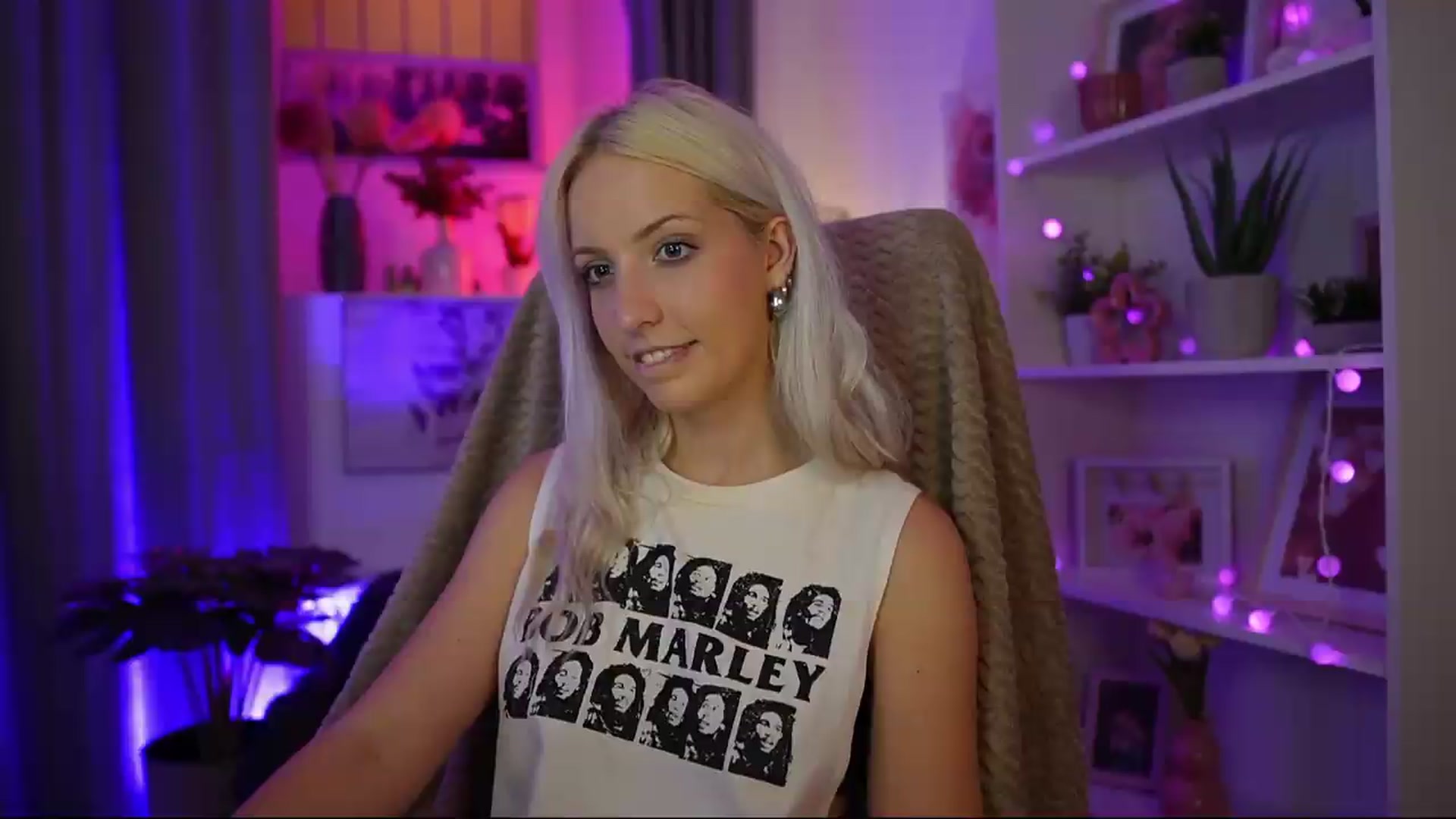Gallery image thumbnail from Lucy_Cutie's myfreecams stream on, 07/22/2026, 20:44 image 3 of 20