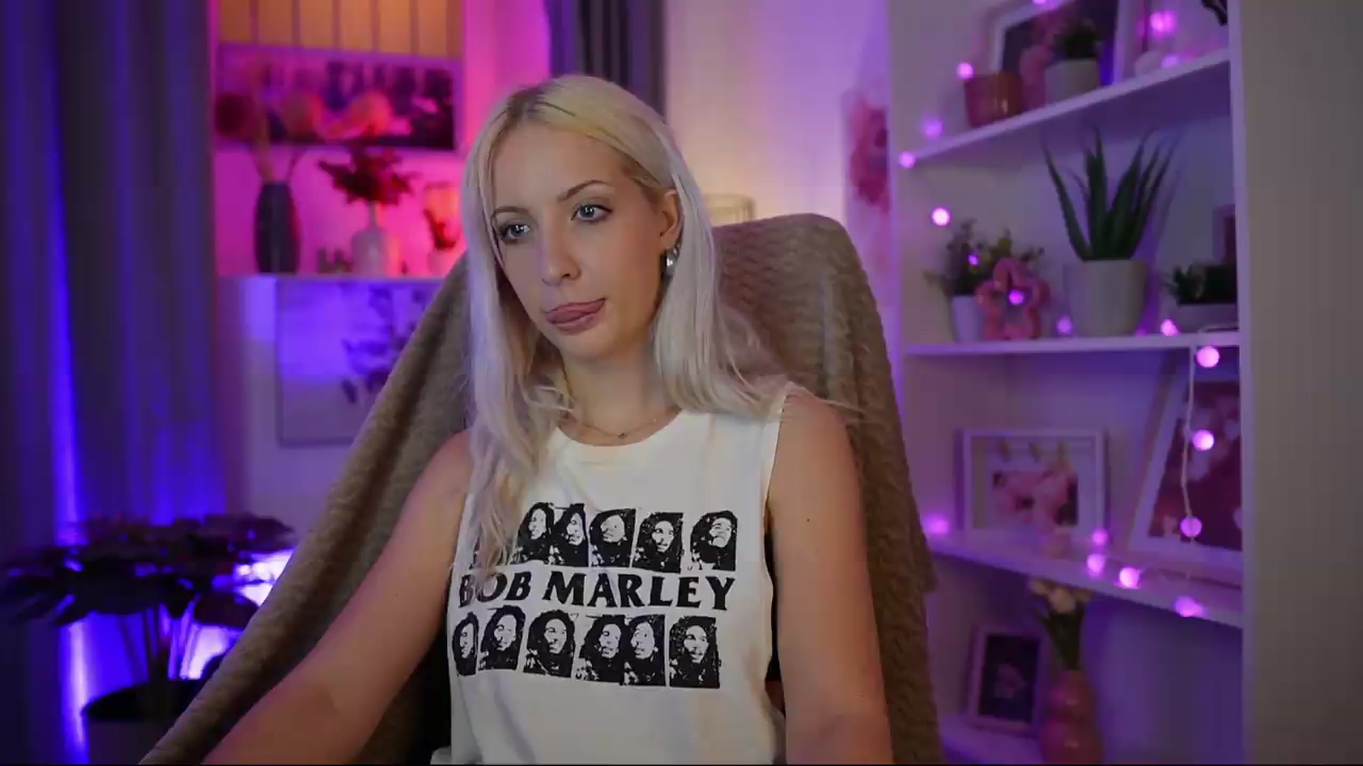 Gallery image thumbnail from Lucy_Cutie's myfreecams stream on, 07/22/2026, 21:58 image 1 of 20
