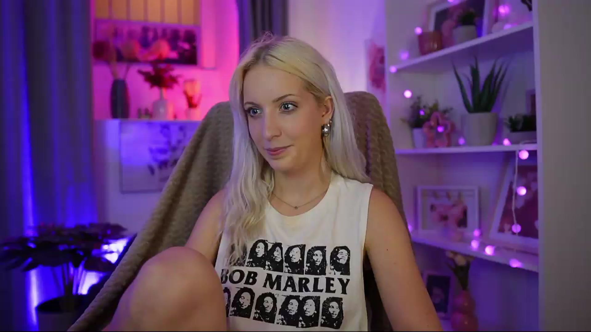 Gallery image thumbnail from Lucy_Cutie's myfreecams stream on, 07/22/2026, 21:58 image 17 of 20