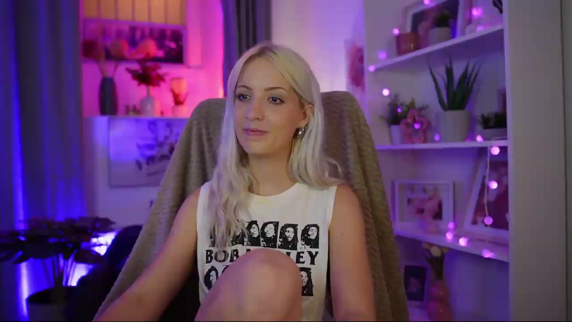 Gallery image thumbnail from Lucy_Cutie's myfreecams stream on, 07/22/2026, 22:44 image 19 of 20