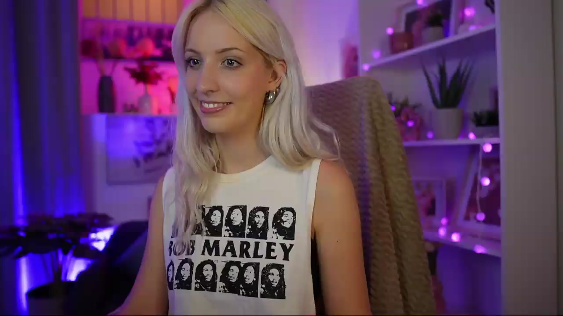 Gallery image thumbnail from Lucy_Cutie's myfreecams stream on, 07/22/2026, 22:44 image 14 of 20