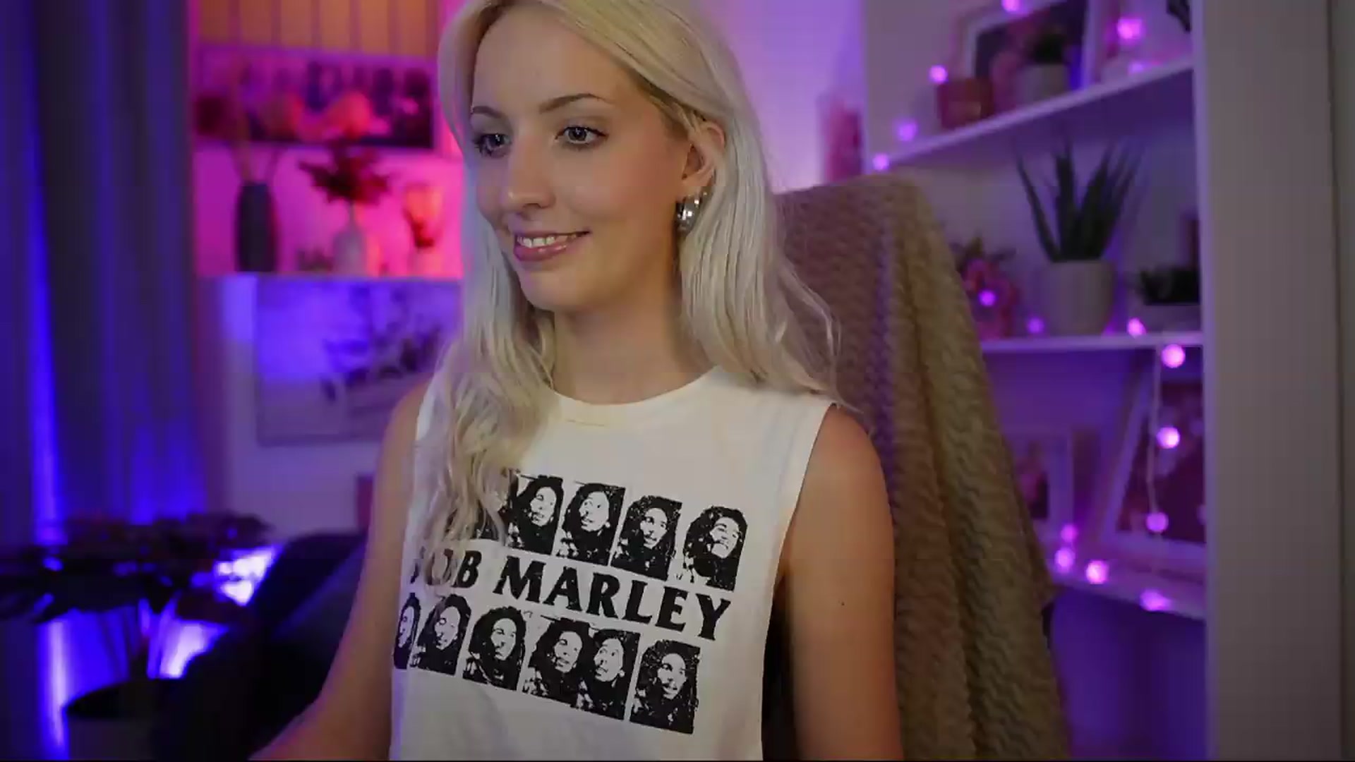 Gallery image thumbnail from Lucy_Cutie's myfreecams stream on, 07/22/2026, 22:44 image 12 of 20