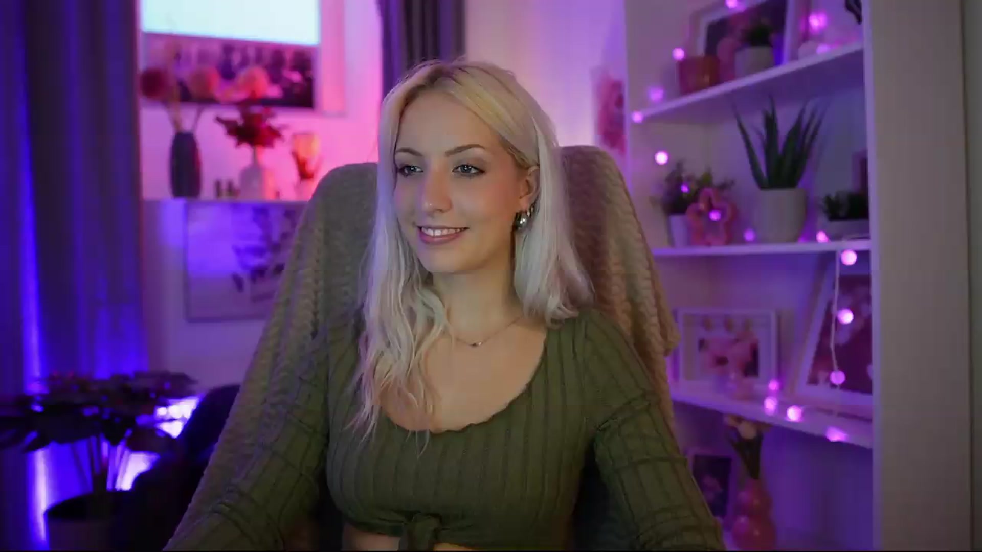 Gallery image thumbnail from Lucy_Cutie's myfreecams stream on, 07/23/2026, 18:22 image 18 of 20