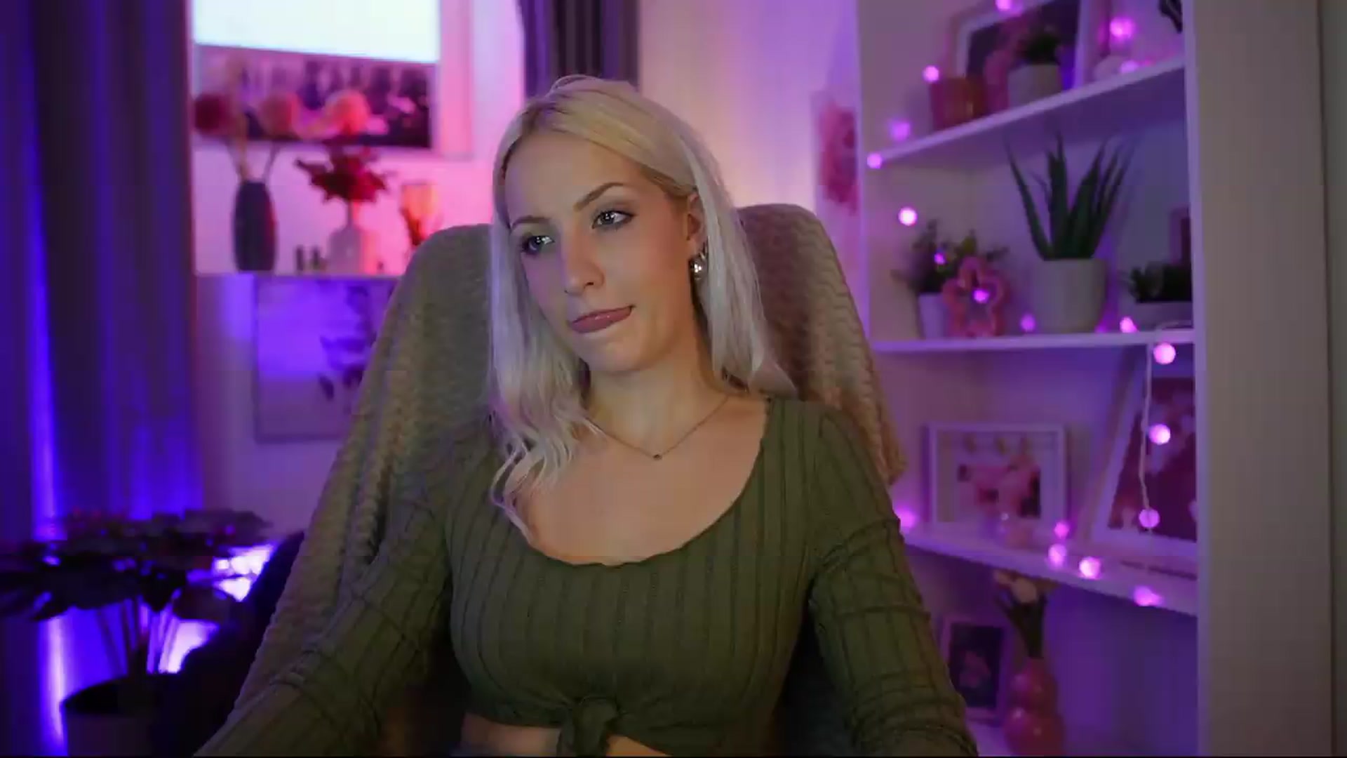 Gallery image thumbnail from Lucy_Cutie's myfreecams stream on, 07/23/2026, 18:22 image 8 of 20
