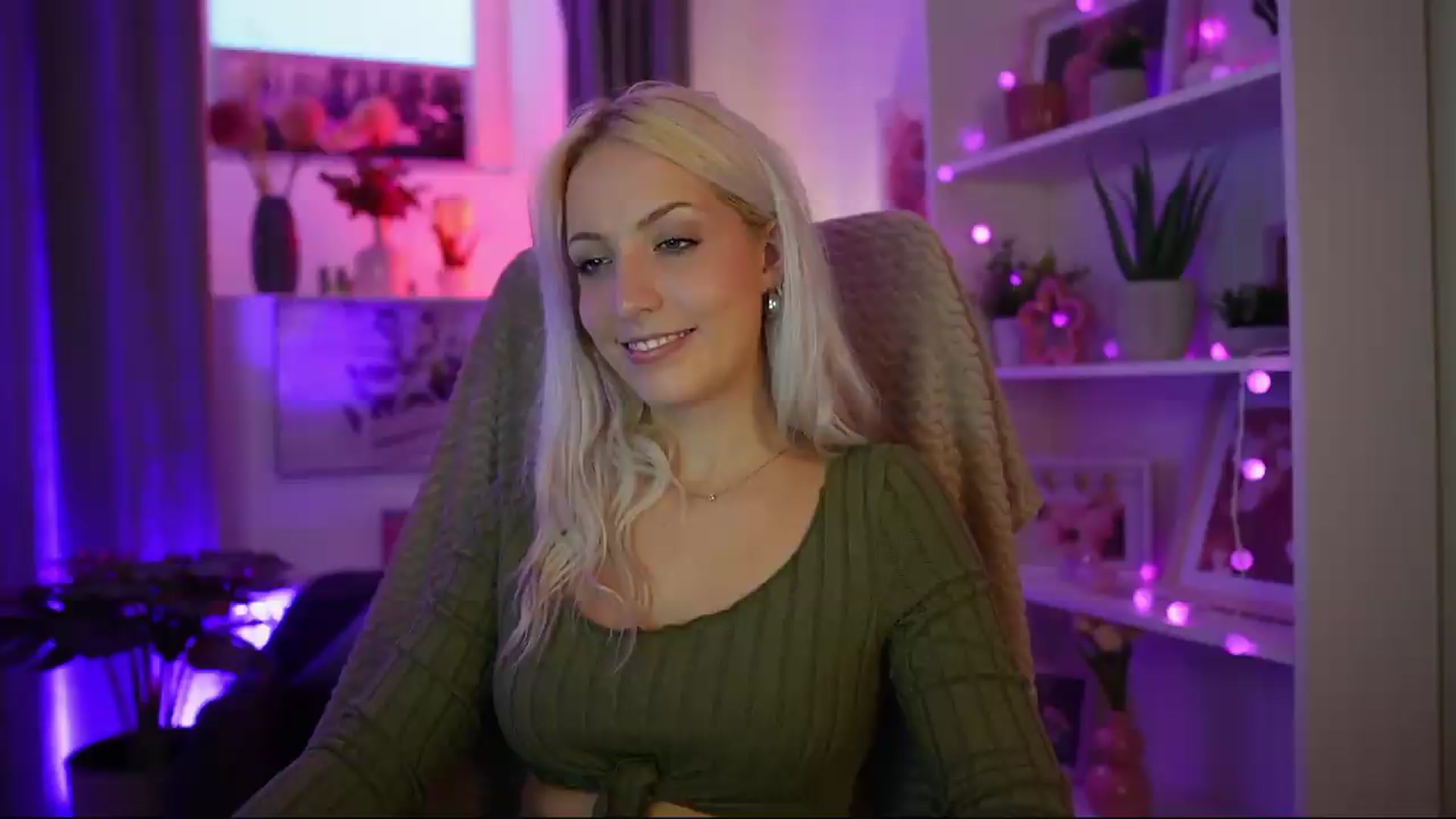 Gallery image thumbnail from Lucy_Cutie's myfreecams stream on, 07/23/2026, 18:22 image 15 of 20