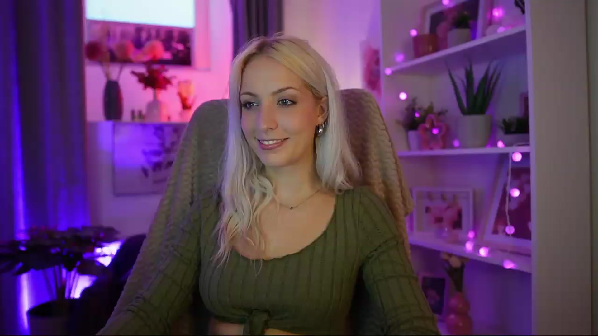 Gallery image thumbnail from Lucy_Cutie's myfreecams stream on, 07/23/2026, 18:22 image 16 of 20