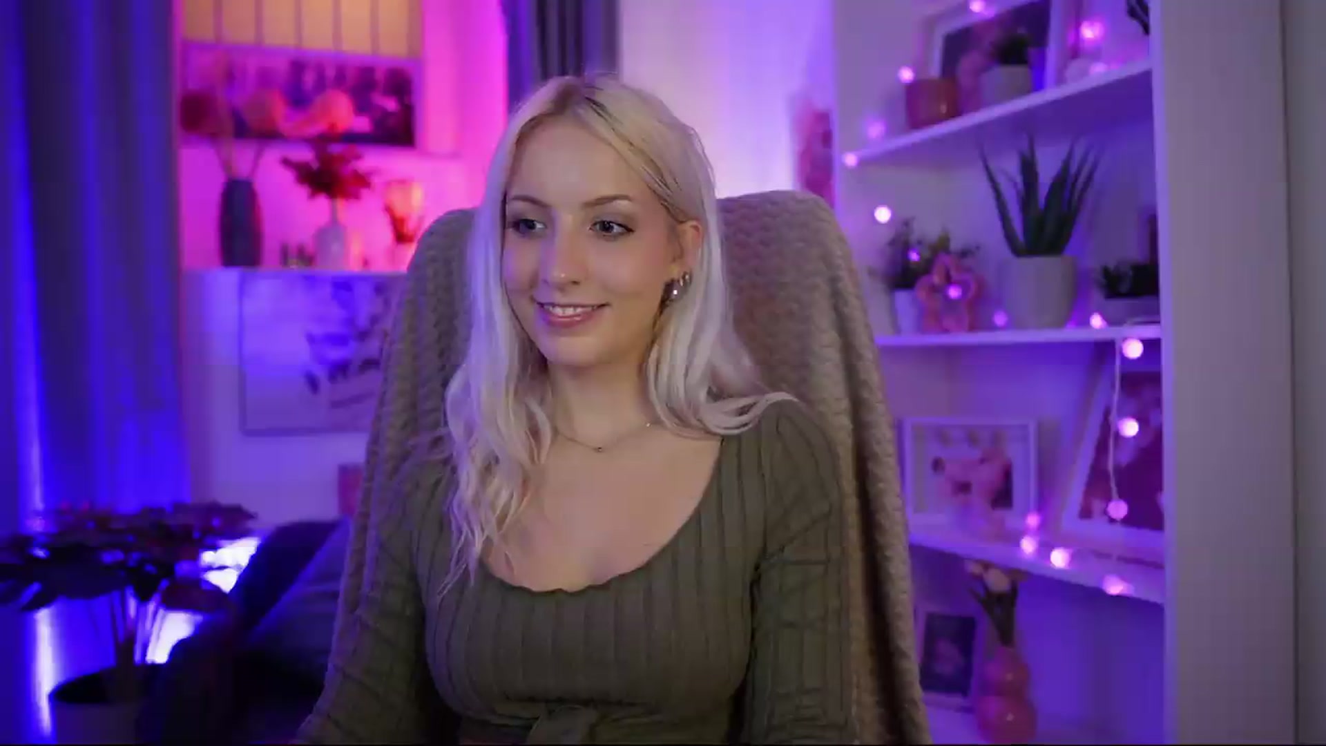 Gallery image thumbnail from Lucy_Cutie's myfreecams stream on, 07/23/2026, 19:24 image 9 of 20
