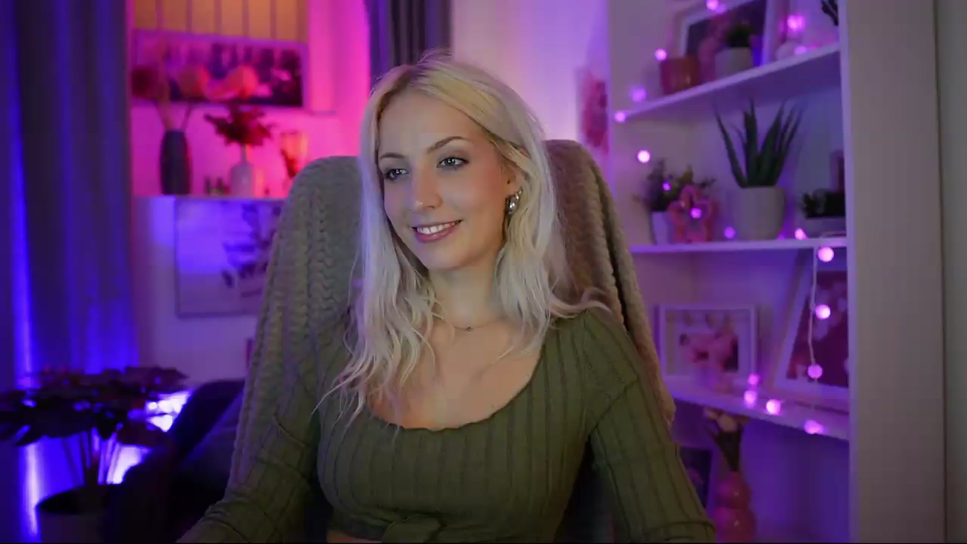 Gallery image thumbnail from Lucy_Cutie's myfreecams stream on, 07/23/2026, 19:24 image 19 of 20