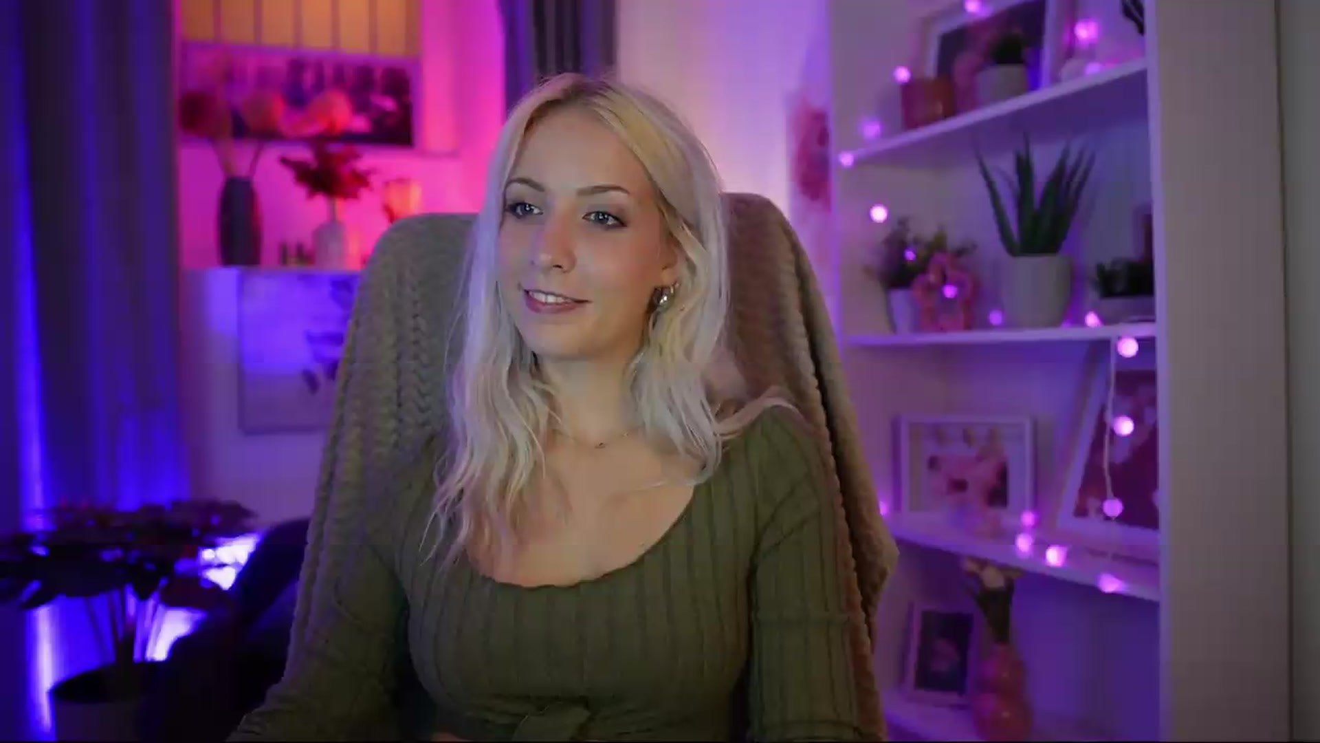 Gallery image thumbnail from Lucy_Cutie's myfreecams stream on, 07/23/2026, 19:24 image 20 of 20