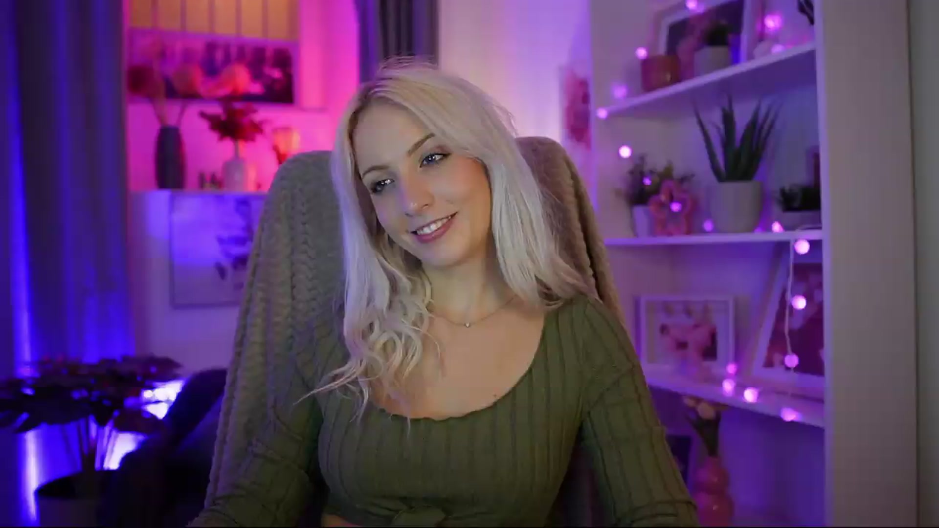 Gallery image thumbnail from Lucy_Cutie's myfreecams stream on, 07/23/2026, 19:24 image 15 of 20