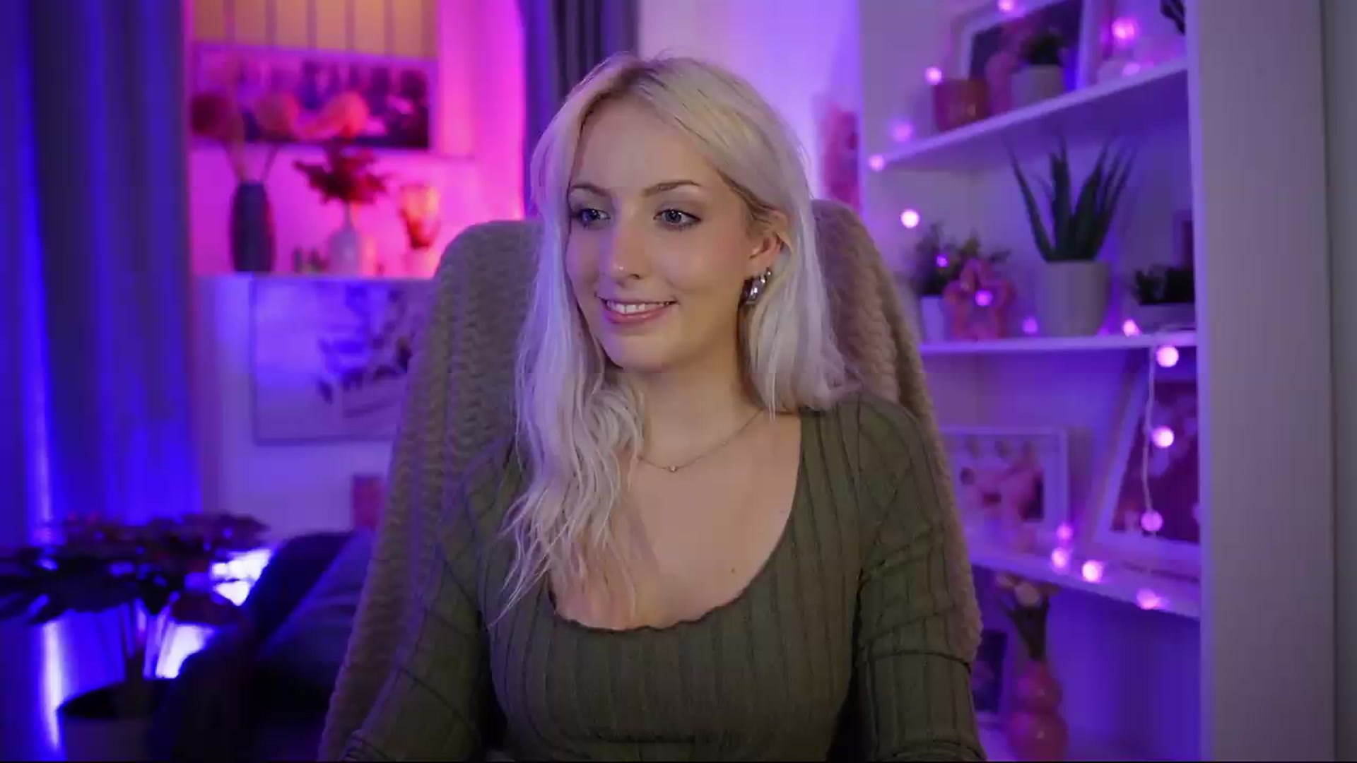 Gallery image thumbnail from Lucy_Cutie's myfreecams stream on, 07/23/2026, 20:59 image 3 of 20