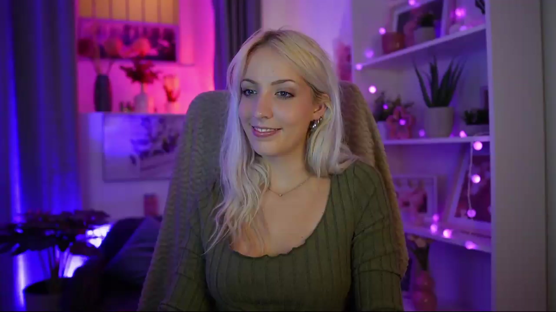 Gallery image thumbnail from Lucy_Cutie's myfreecams stream on, 07/23/2026, 20:59 image 8 of 20