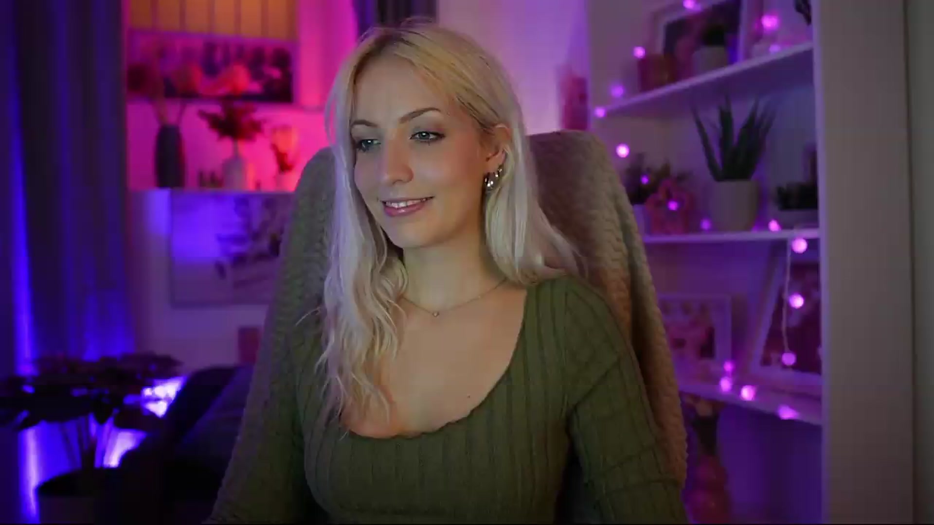 Gallery image thumbnail from Lucy_Cutie's myfreecams stream on, 07/23/2026, 20:59 image 12 of 20